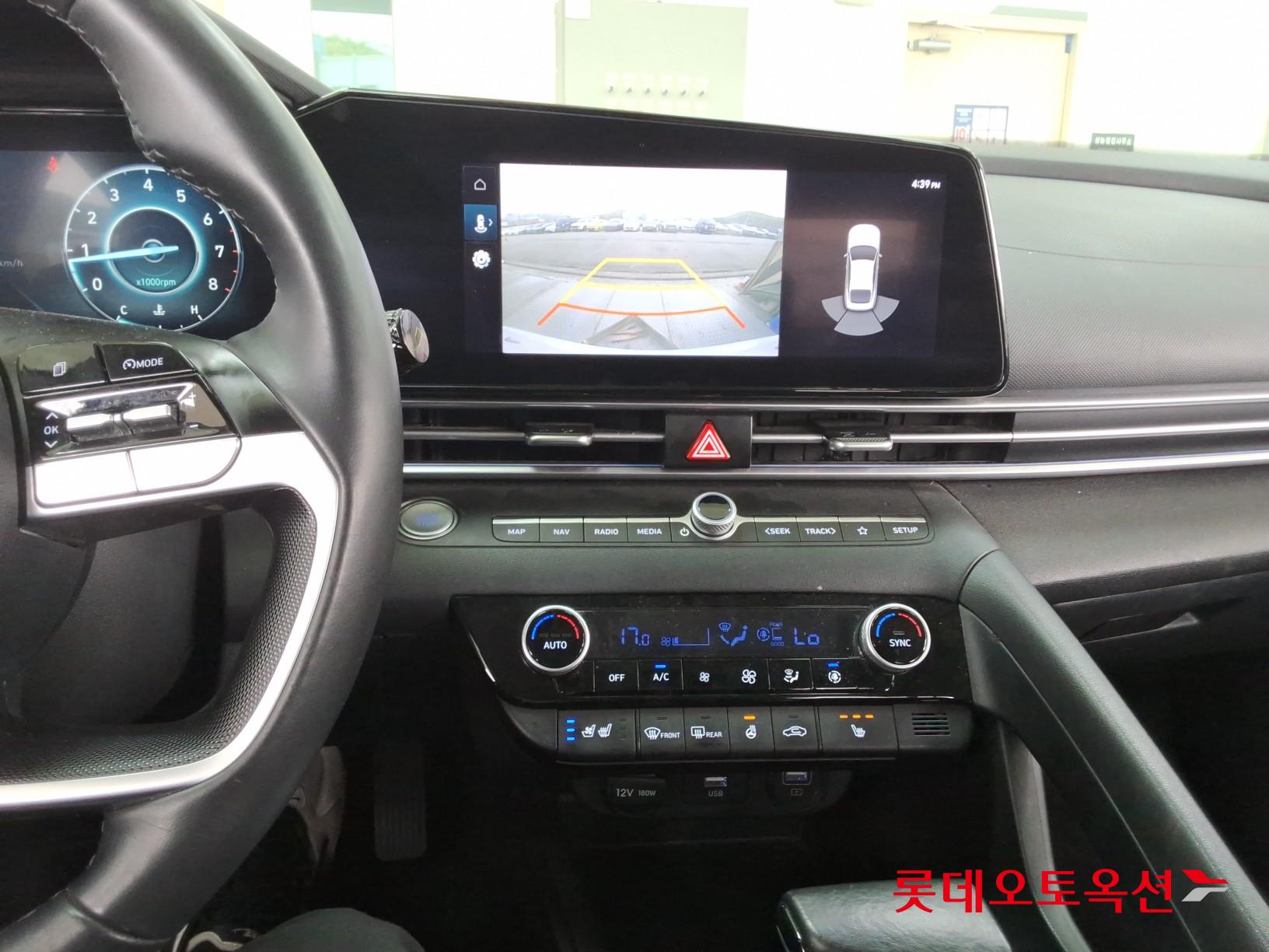 Hyundai Elantra 2021 - Image 33