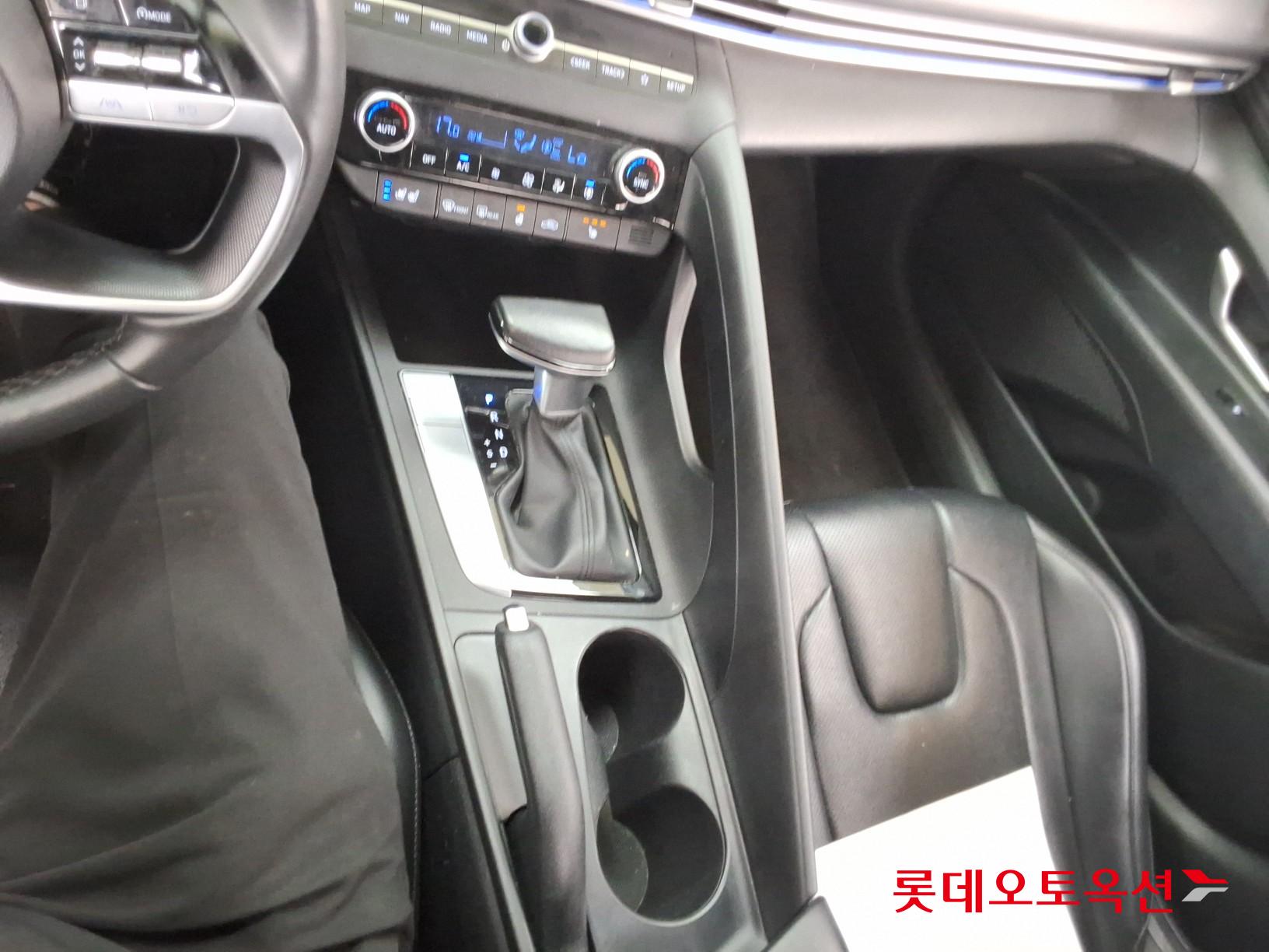 Hyundai Elantra 2021 - Image 34