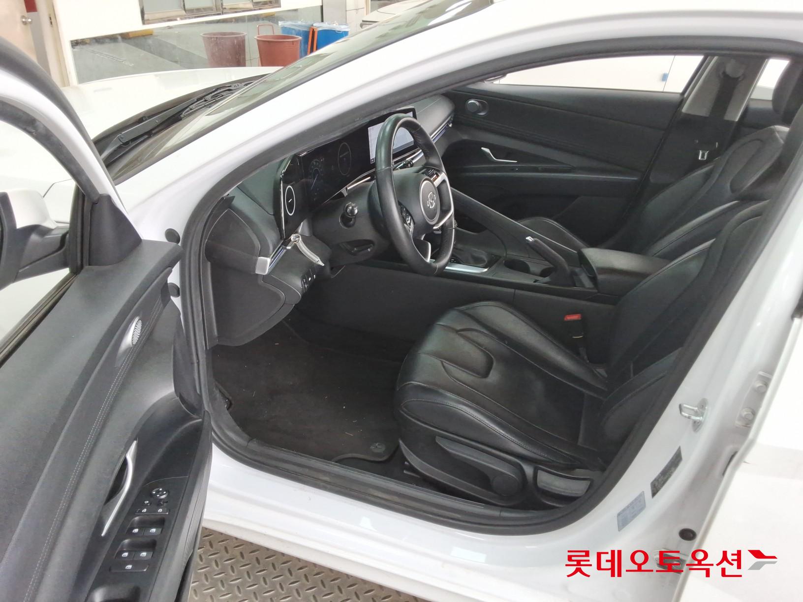 Hyundai Elantra 2021 - Image 36