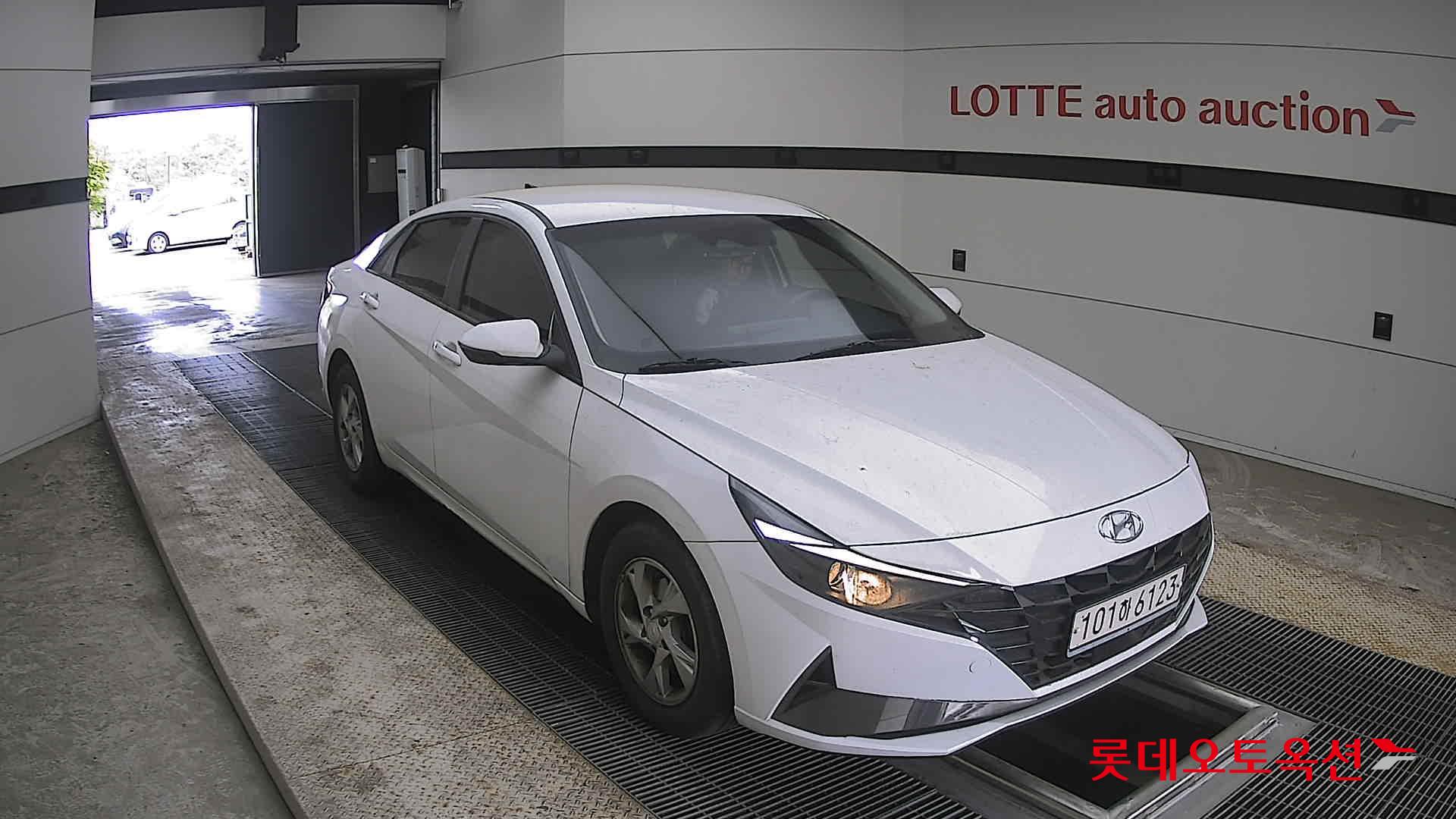 Hyundai Elantra 2021 - Image 6
