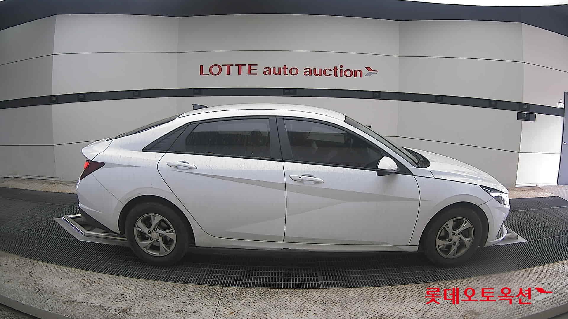 Hyundai Elantra 2021 - Image 21