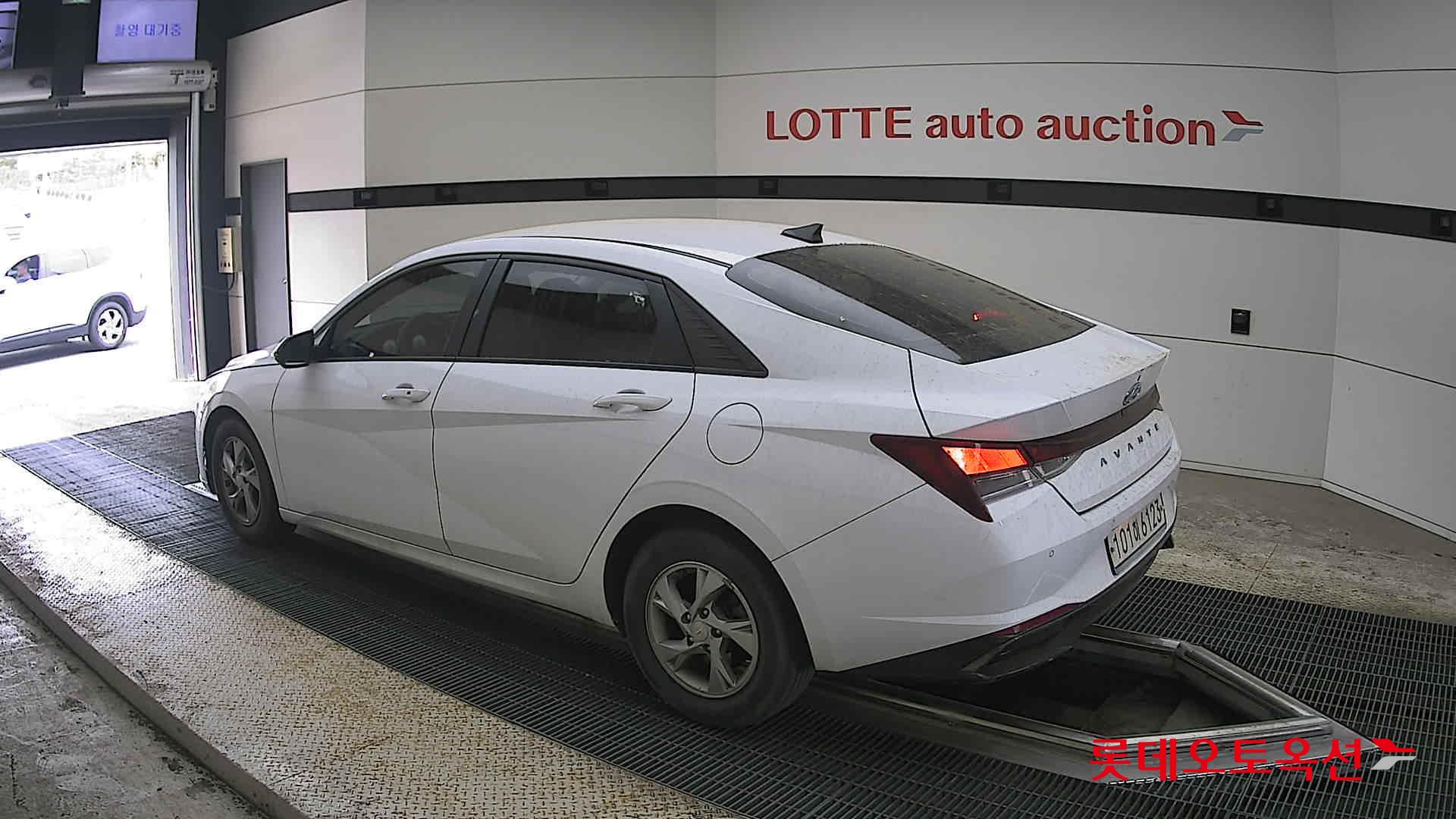 Hyundai Elantra 2021 - Image 15