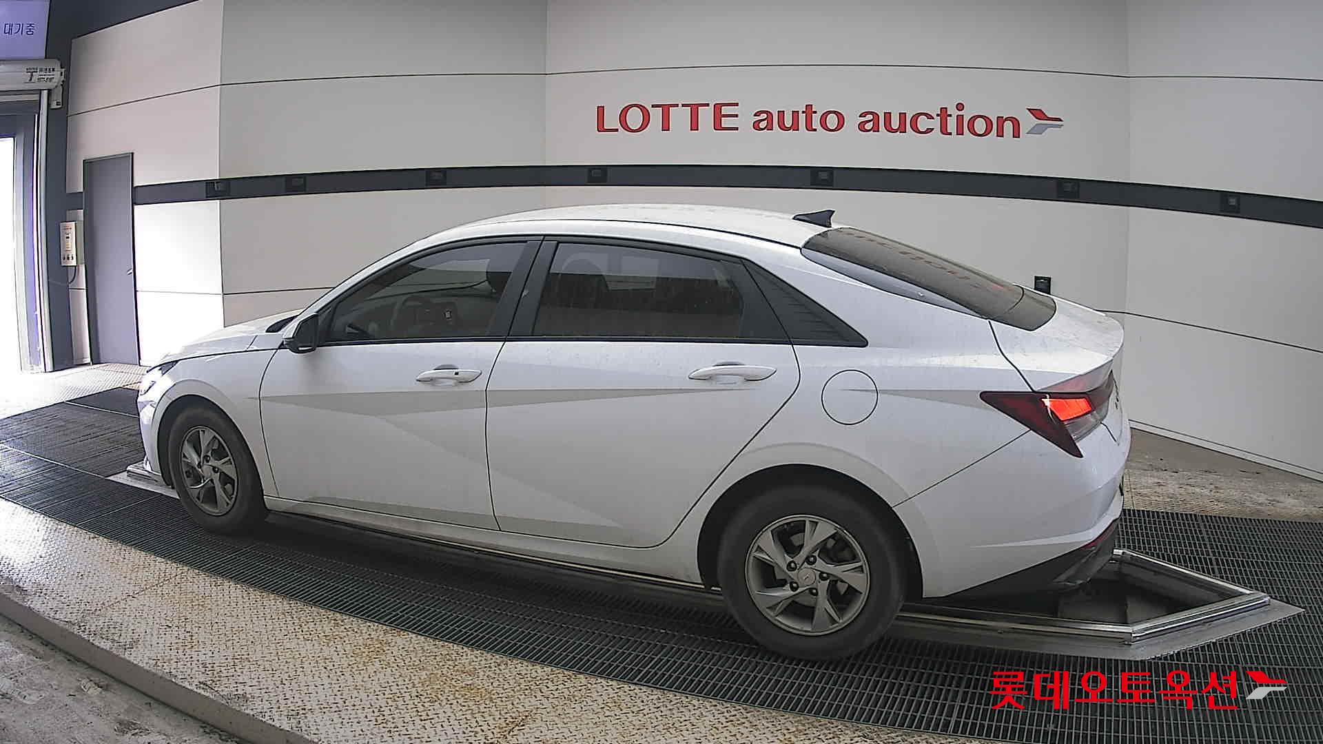 Hyundai Elantra 2021 - Image 14