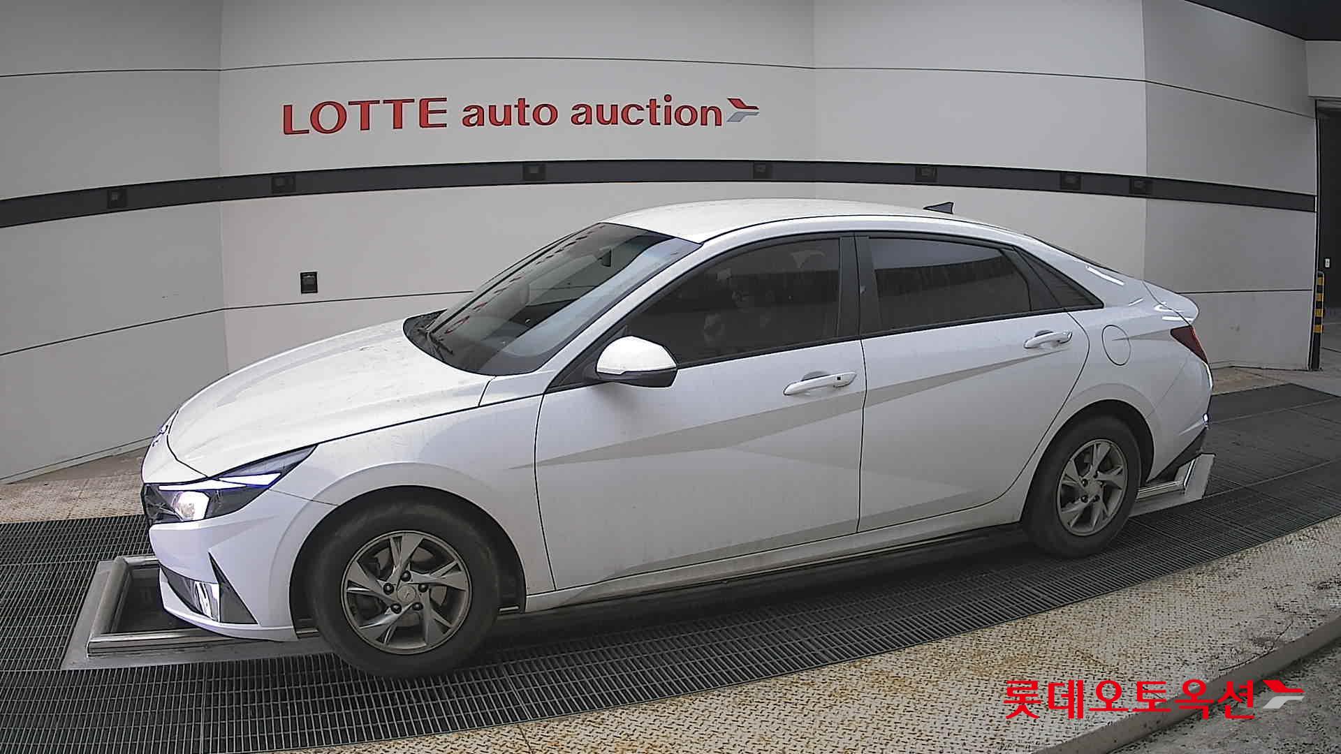 Hyundai Elantra 2021 - Image 12