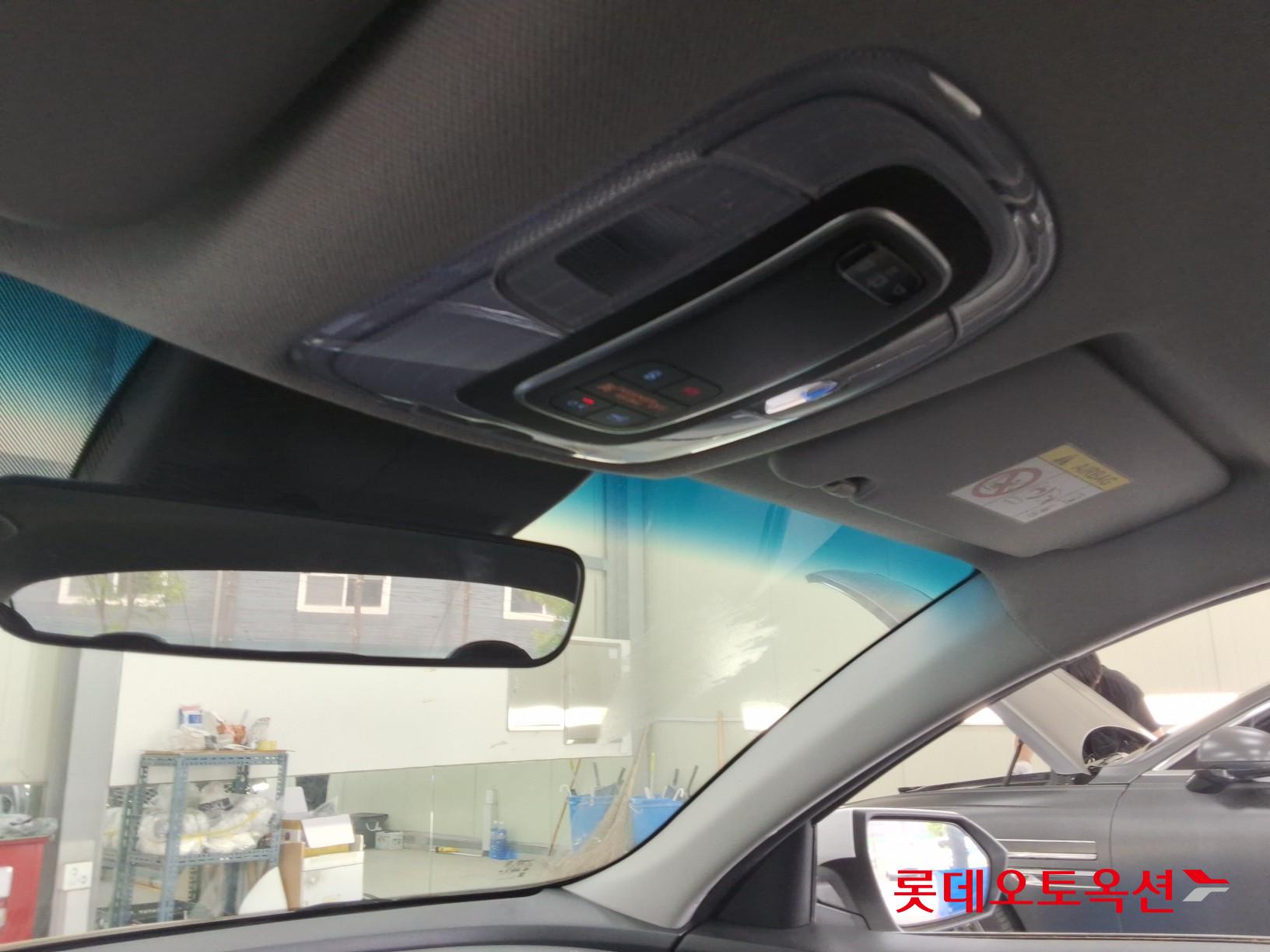 Hyundai Elantra 2021 - Image 32