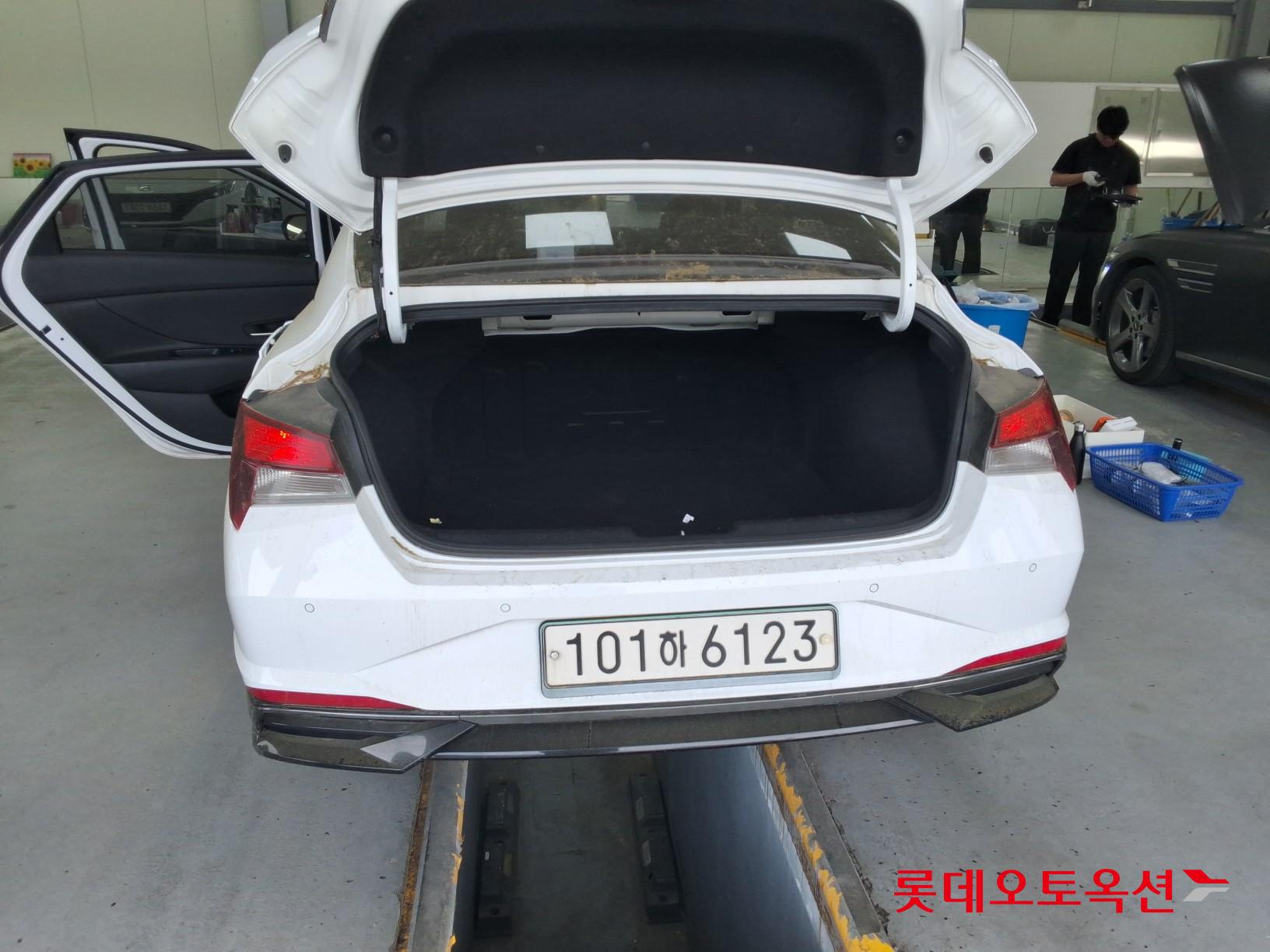 Hyundai Elantra 2021 - Image 9