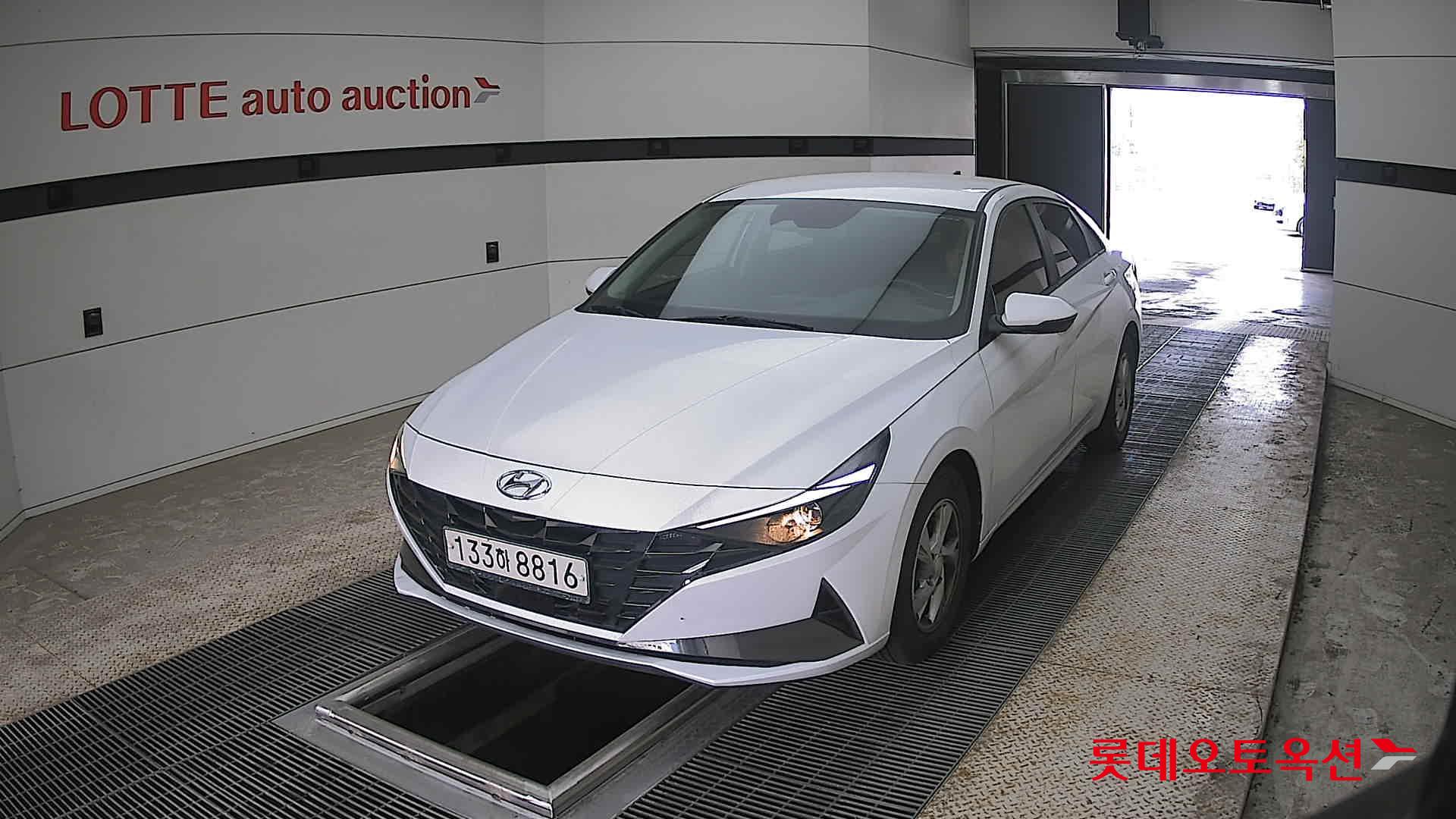 Hyundai Elantra 2021 - Image 10