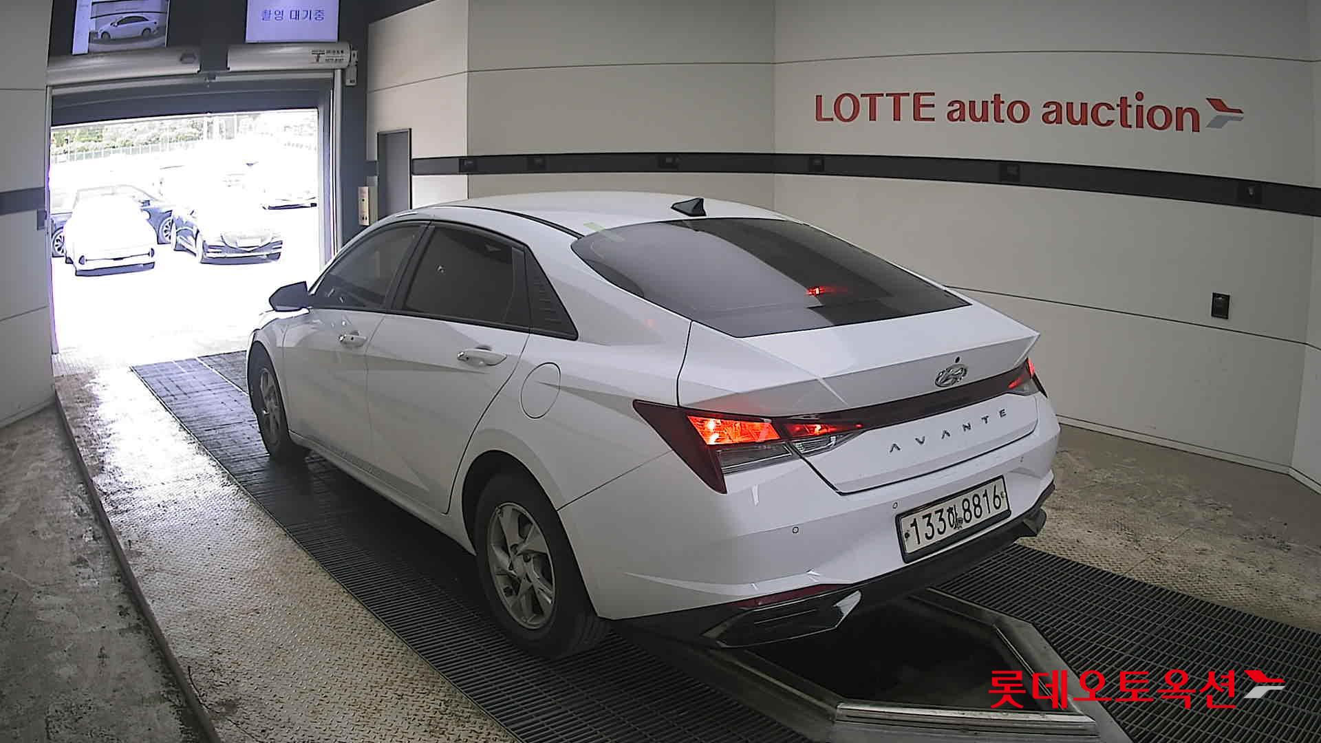 Hyundai Elantra 2021 - Image 4