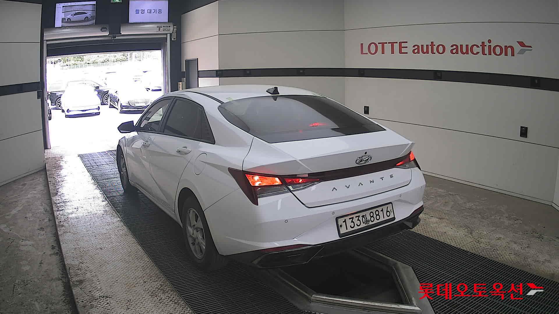 Hyundai Elantra 2021 - Image 16