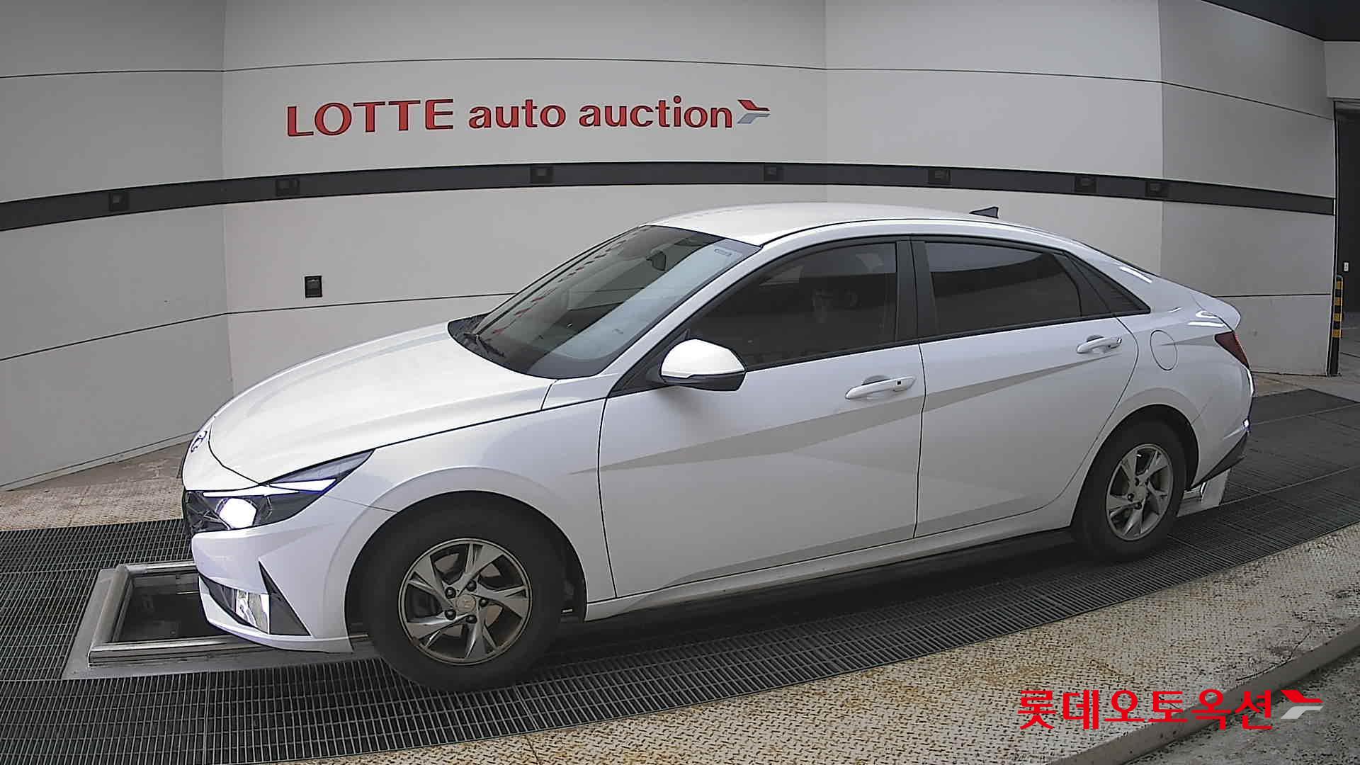 Hyundai Elantra 2021 - Image 12