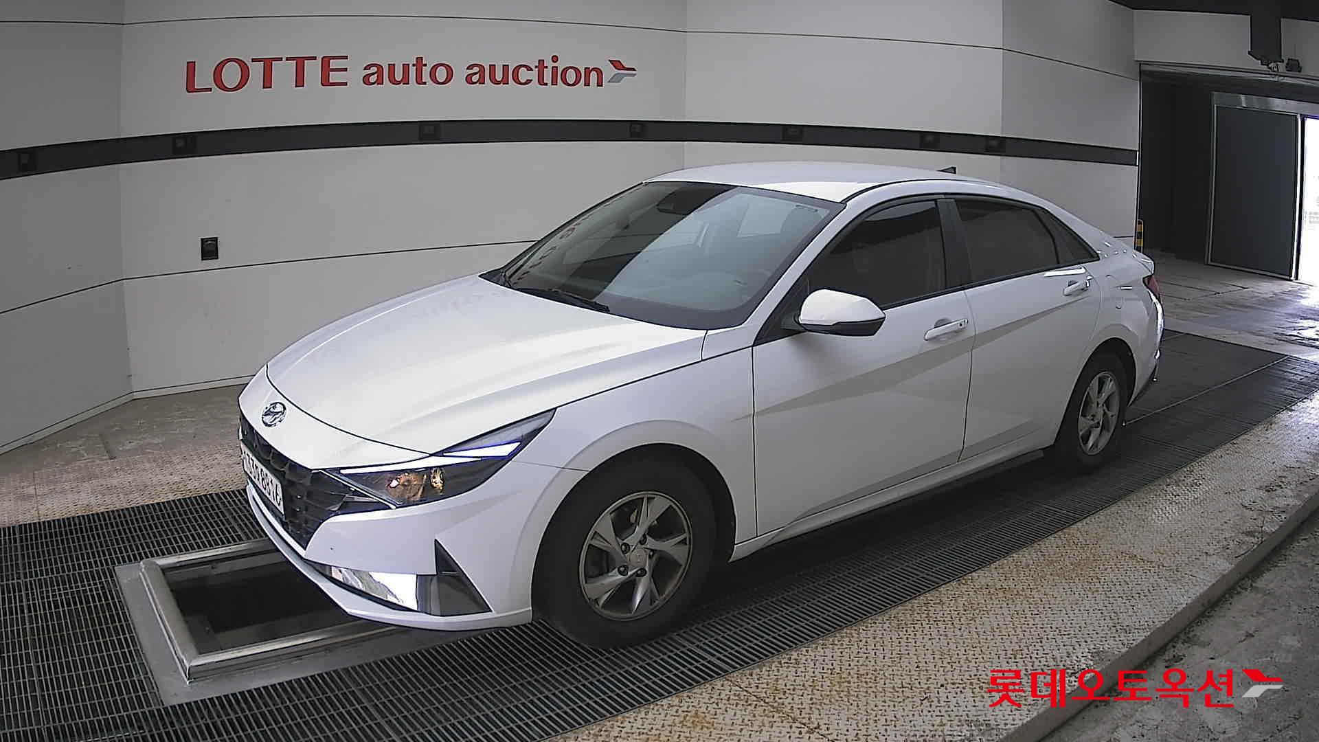 Hyundai Elantra 2021 - Image 11