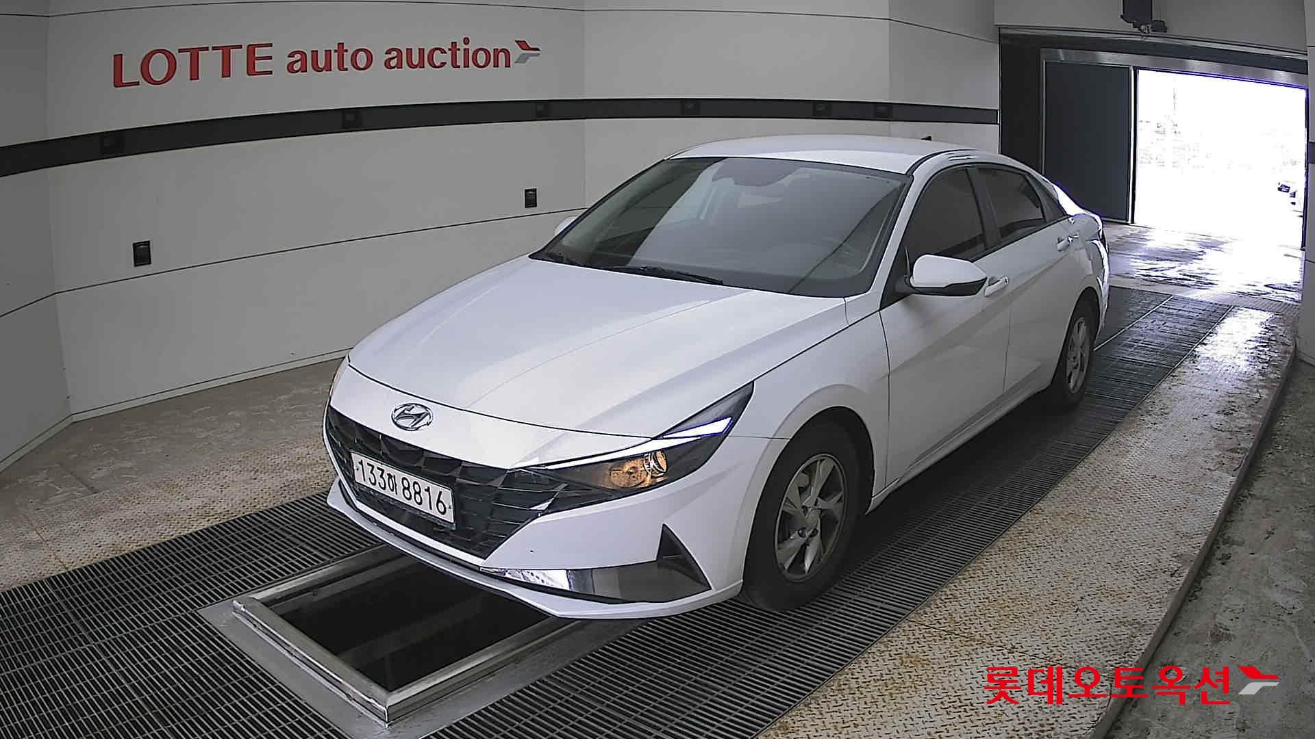 Hyundai Elantra 2021 - Image 3