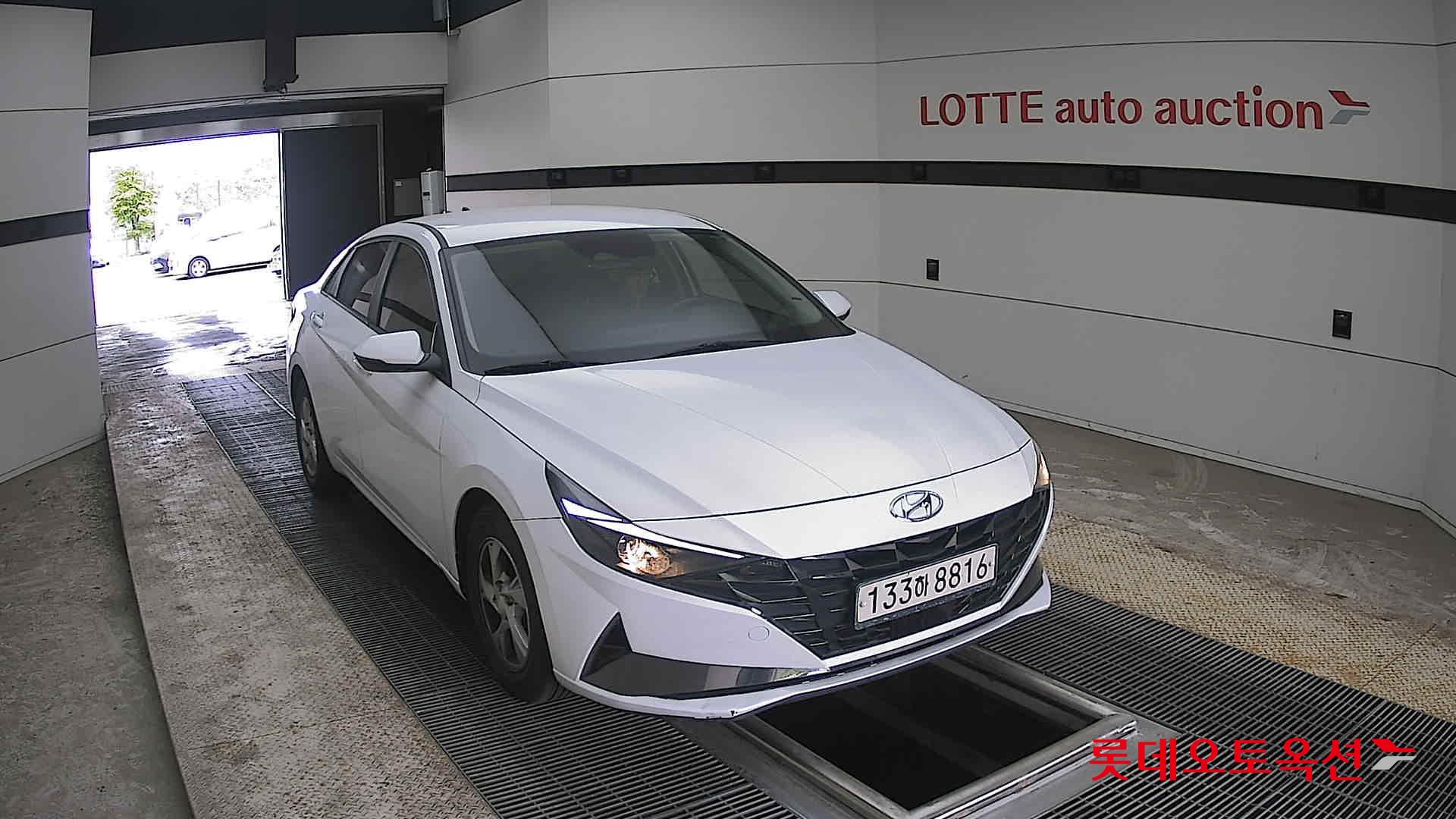 Hyundai Elantra 2021 - Image 24