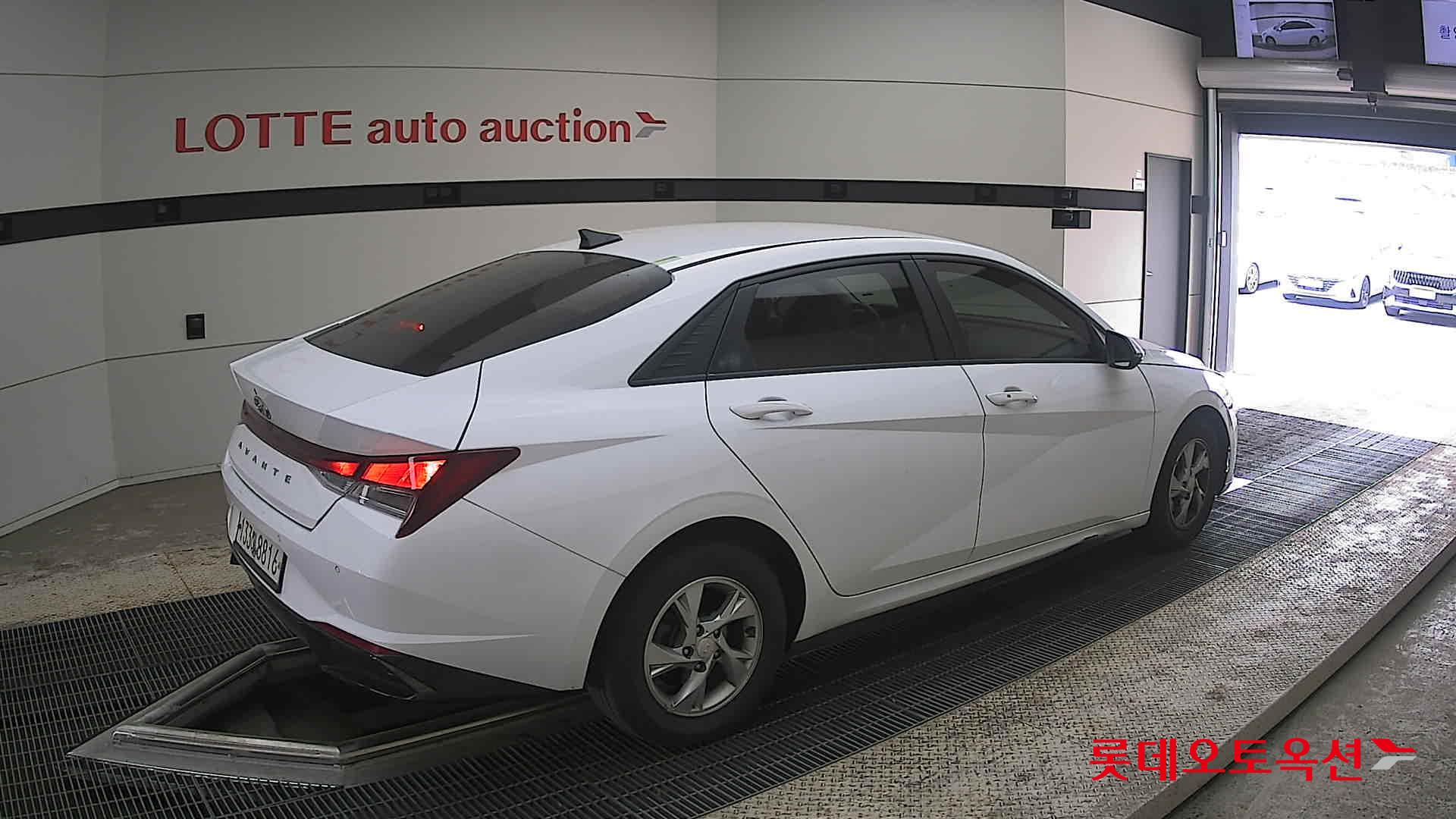 Hyundai Elantra 2021 - Image 19