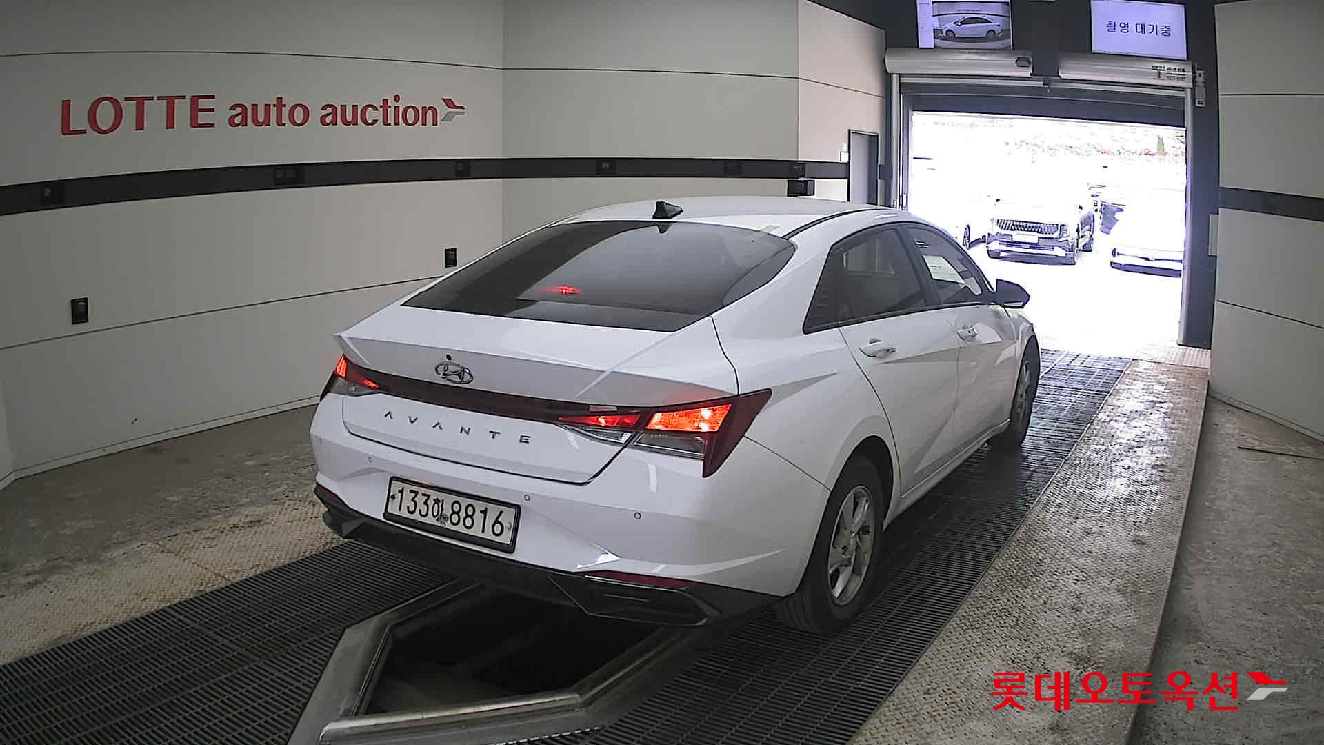 Hyundai Elantra 2021 - Image 18
