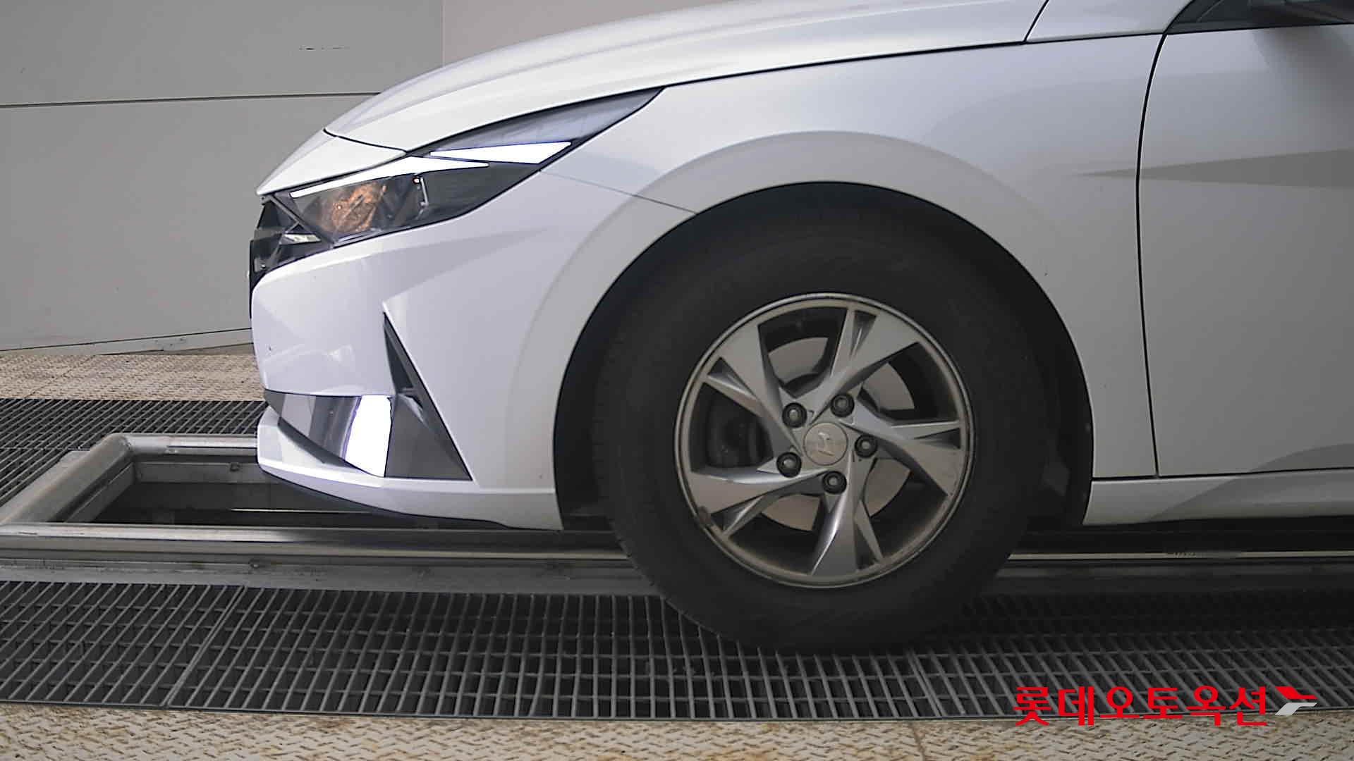 Hyundai Elantra 2021 - Image 25