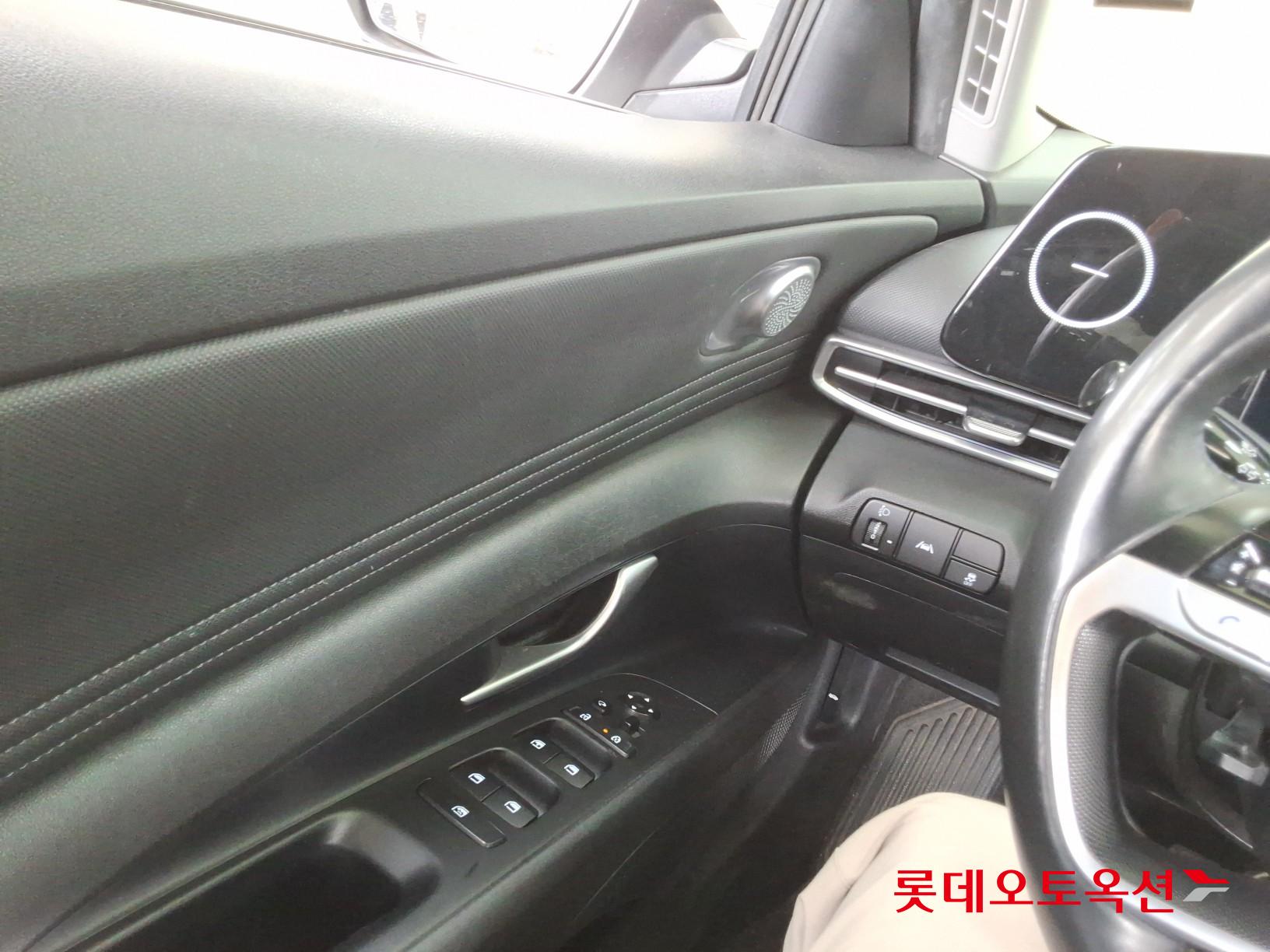 Hyundai Elantra 2021 - Image 29