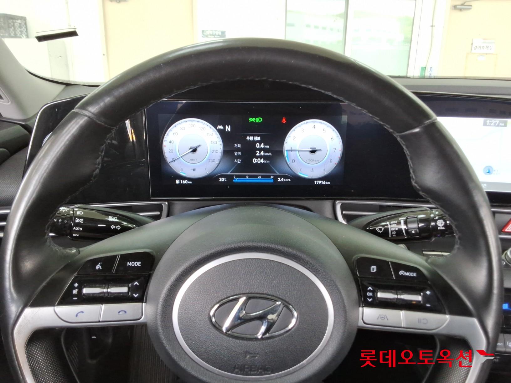 Hyundai Elantra 2021 - Image 30