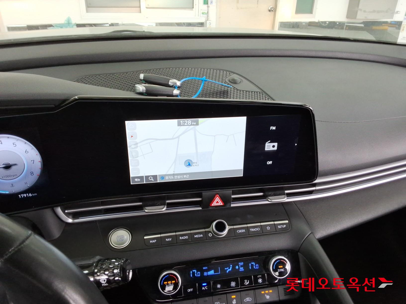 Hyundai Elantra 2021 - Image 32