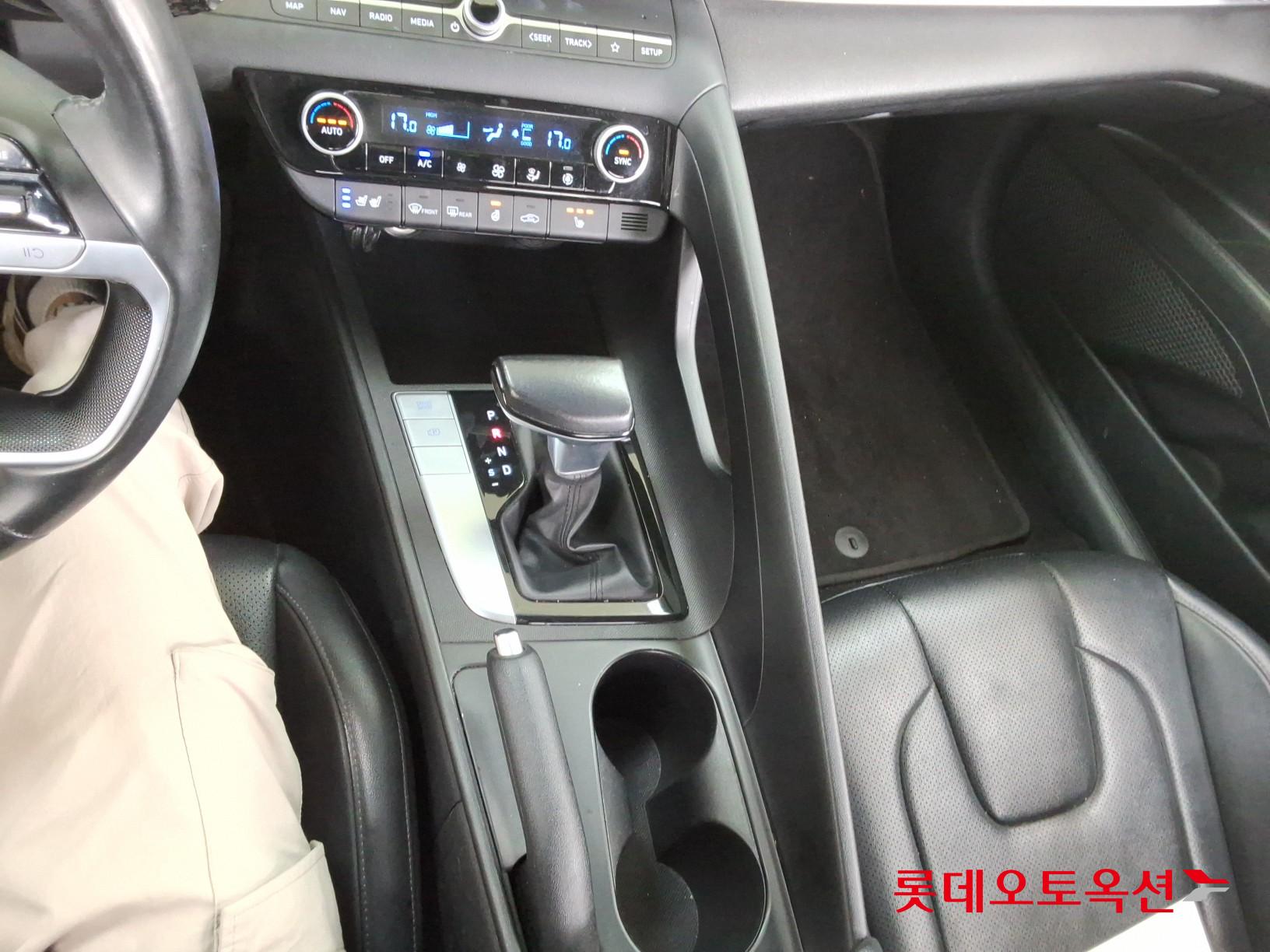 Hyundai Elantra 2021 - Image 34