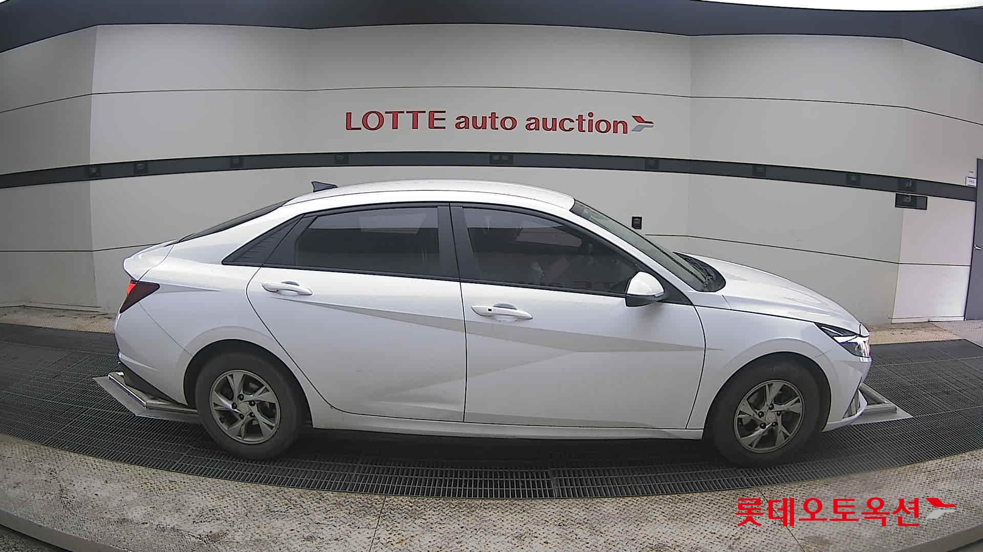 هيونداي إلانترا 2021 - صورة 21