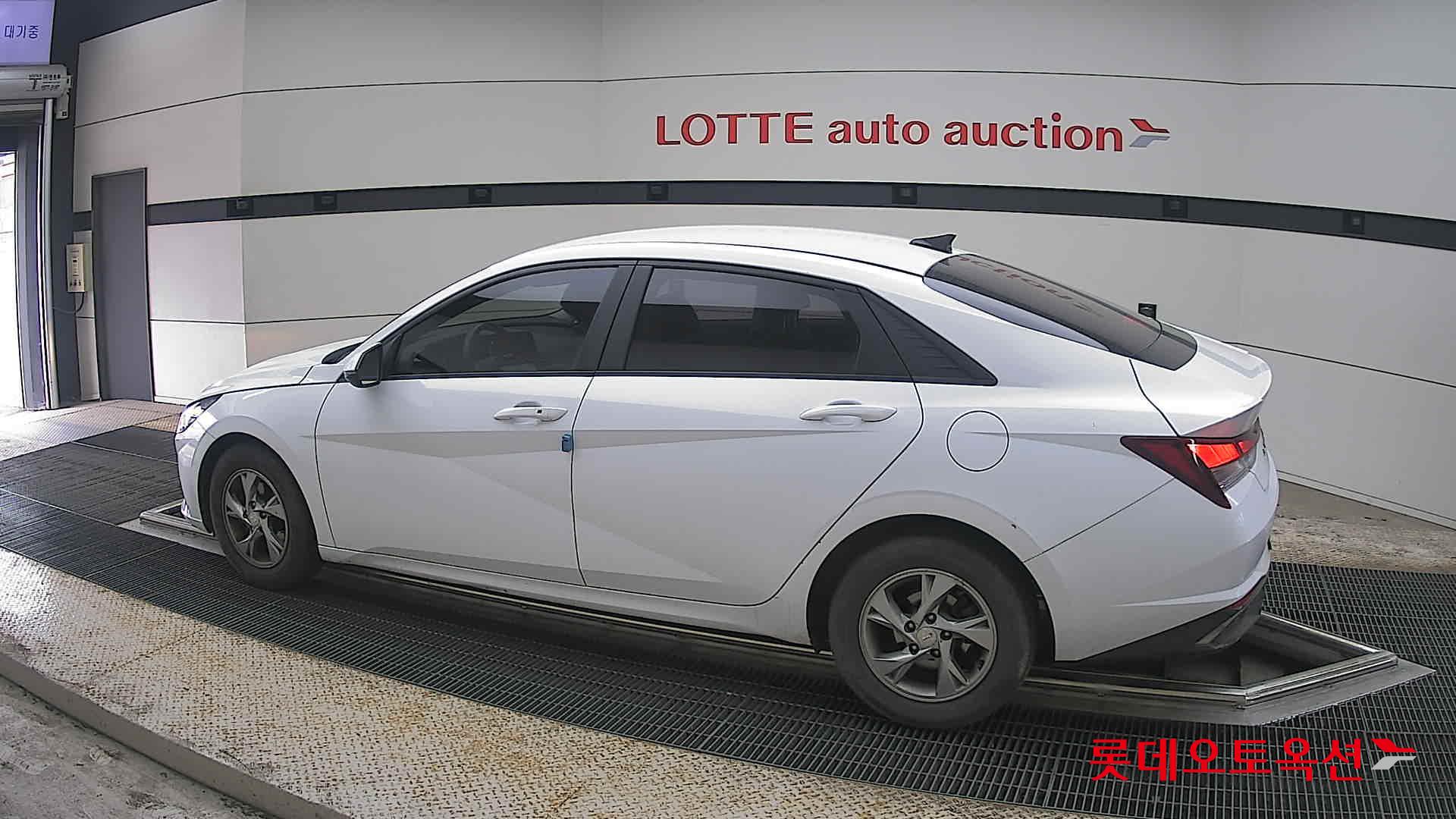 هيونداي إلانترا 2021 - صورة 14