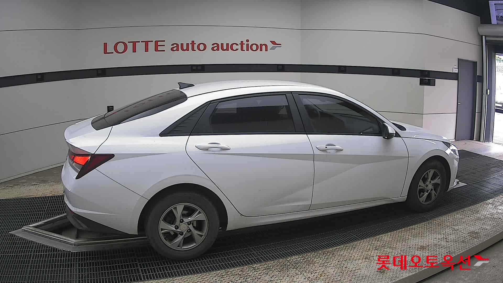 هيونداي إلانترا 2021 - صورة 20