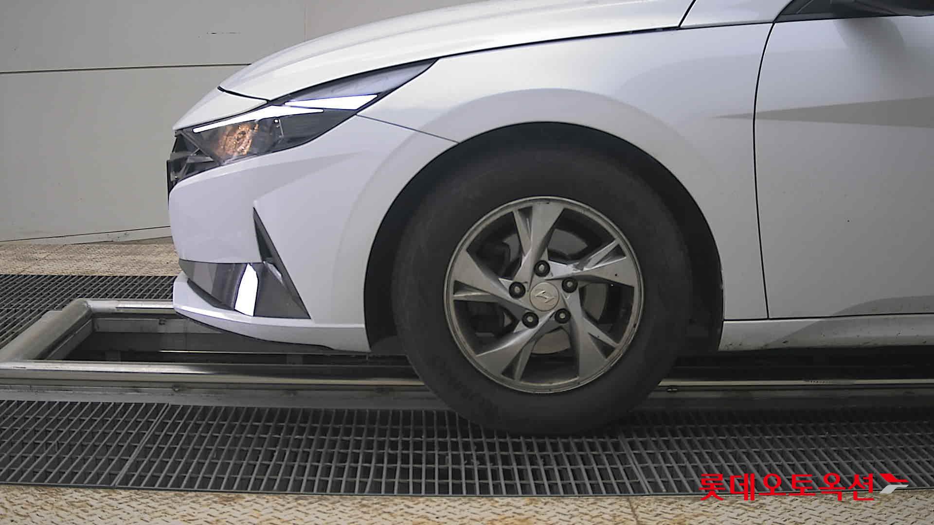 هيونداي إلانترا 2021 - صورة 25