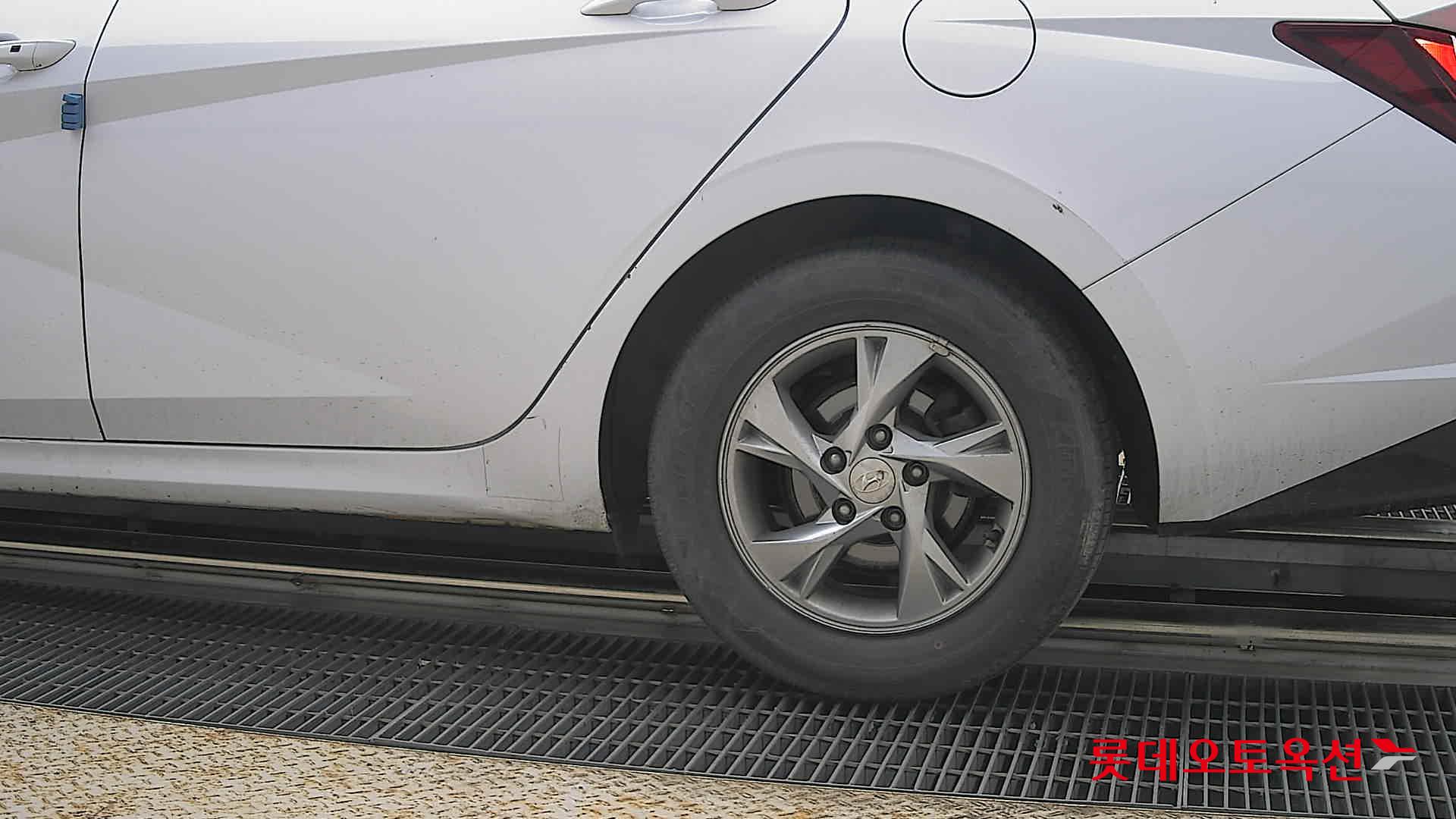 هيونداي إلانترا 2021 - صورة 26