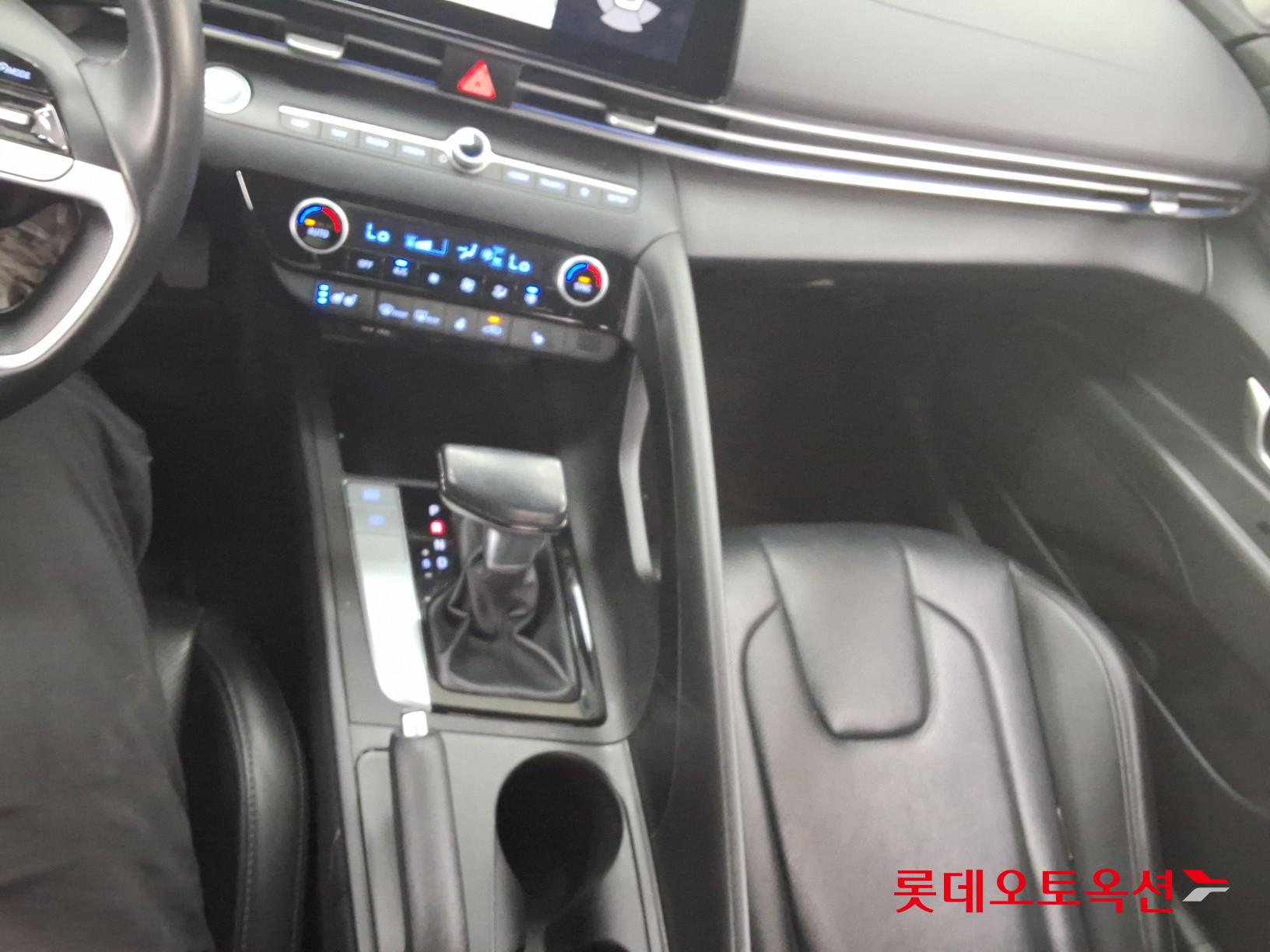 هيونداي إلانترا 2021 - صورة 35