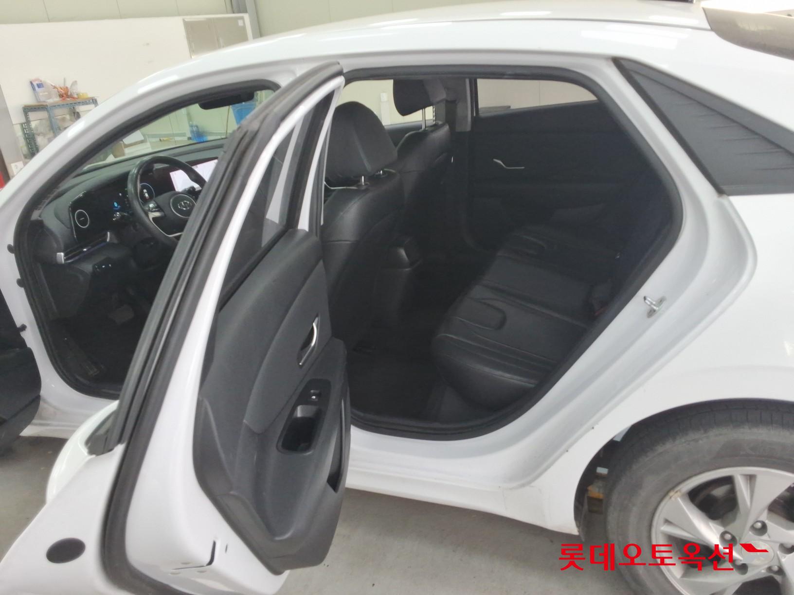 هيونداي إلانترا 2021 - صورة 38