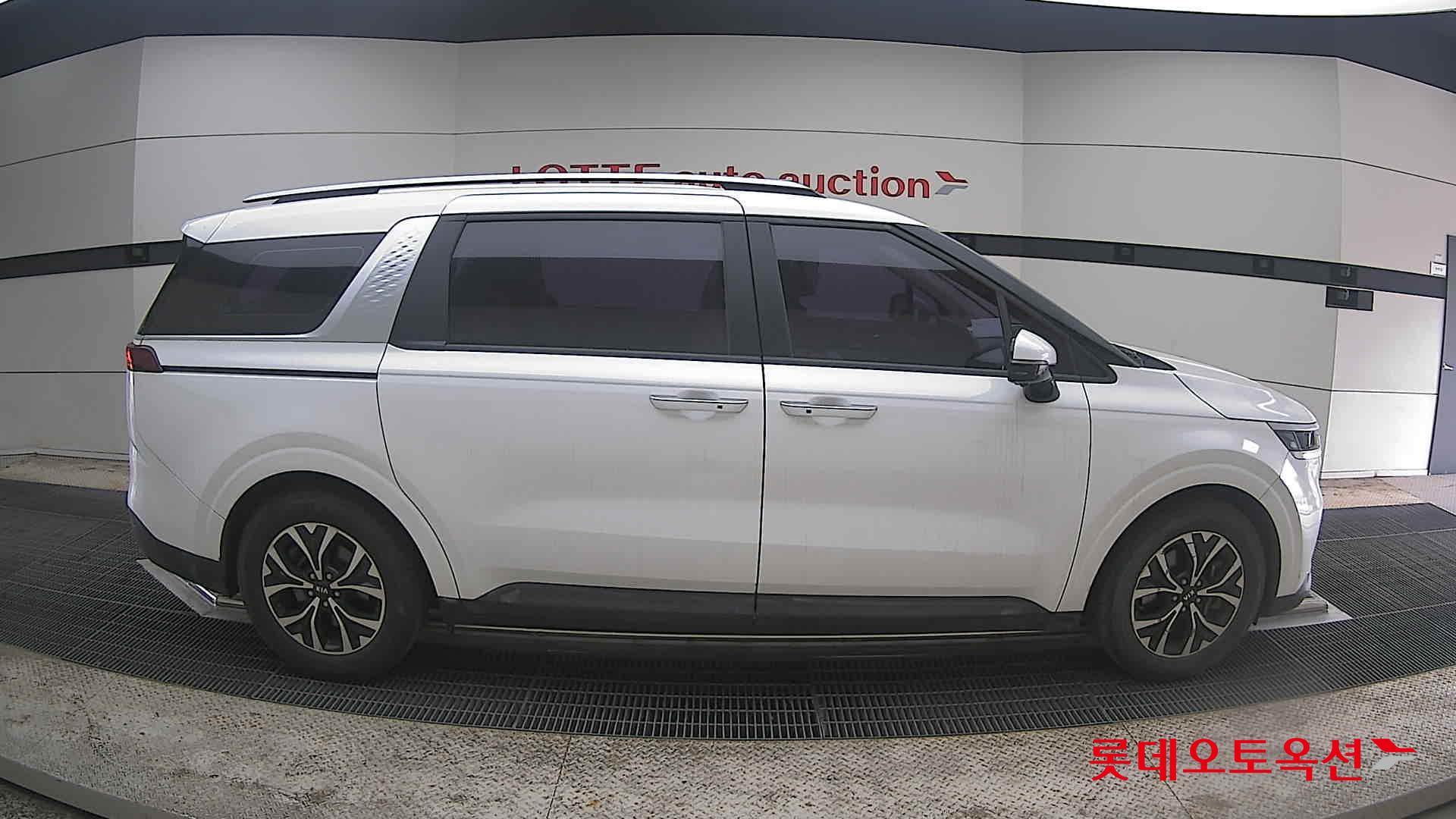 2021 - kia carnival