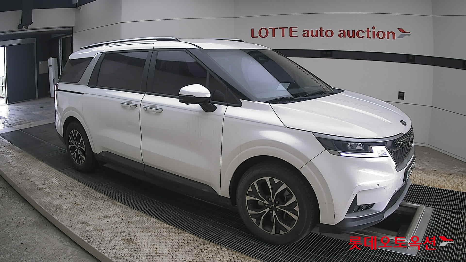 2021 - kia carnival