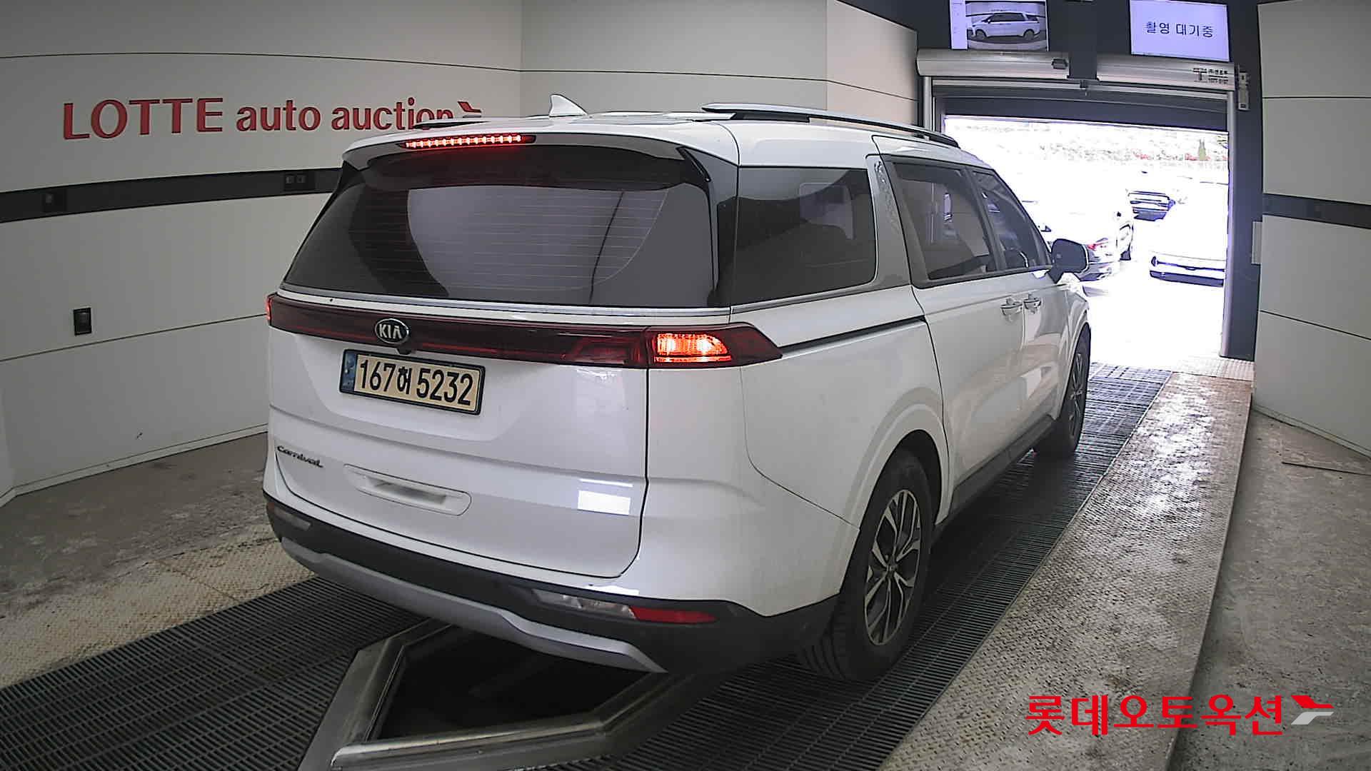 2021 - kia carnival
