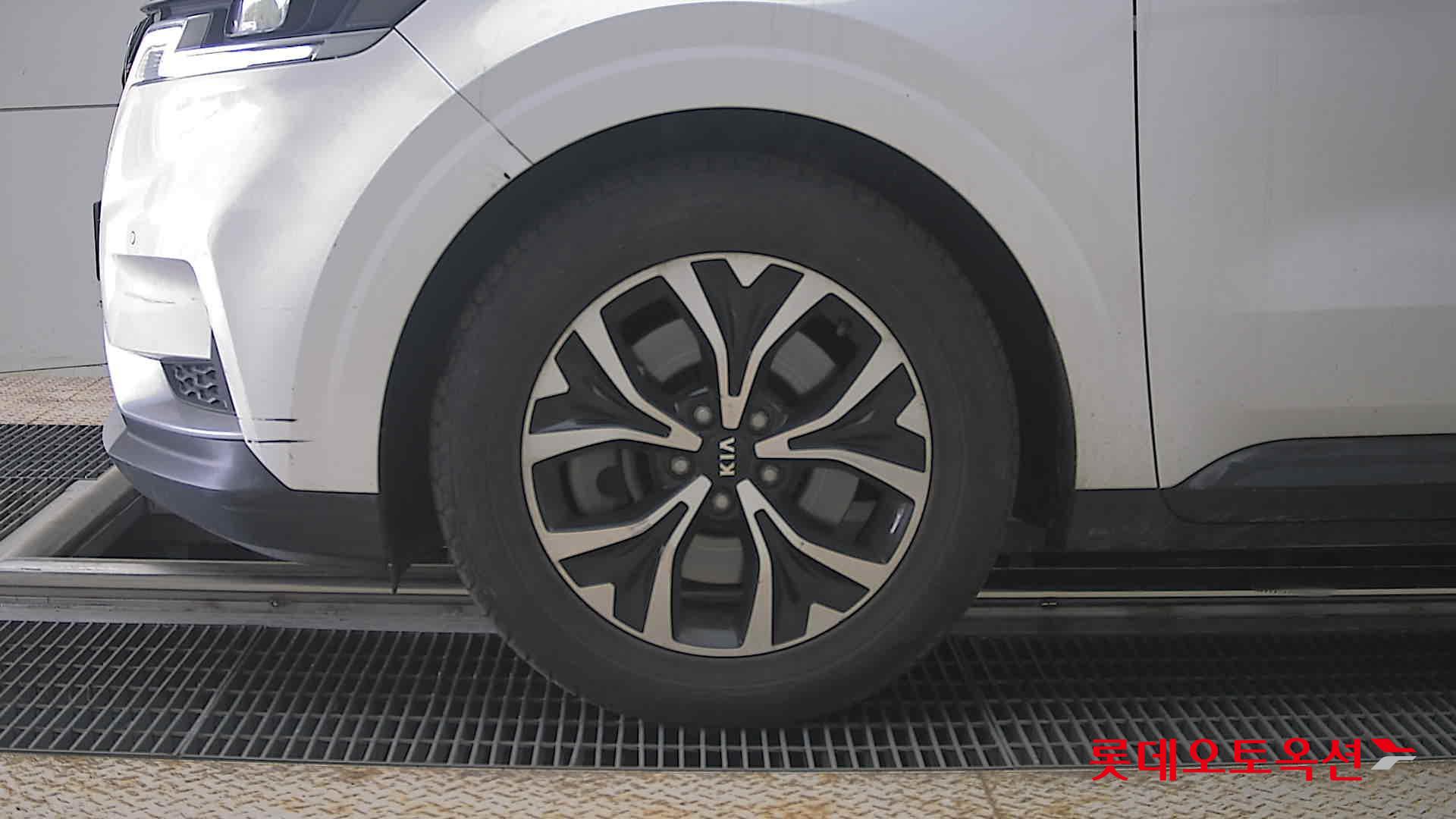 2021 - kia carnival