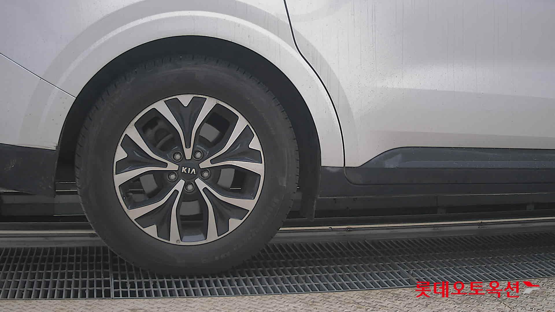 2021 - kia carnival