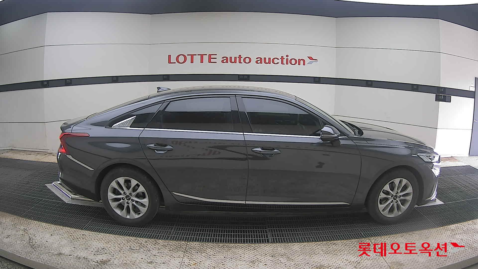 Kia K8 - 21