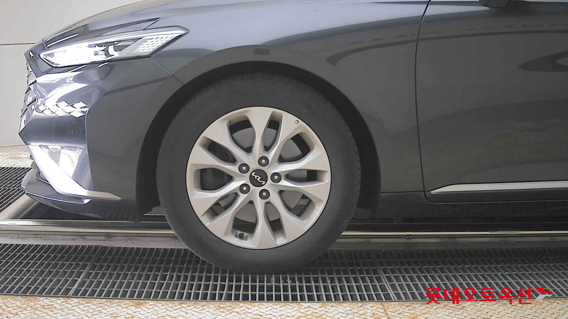 Kia K8 - 25