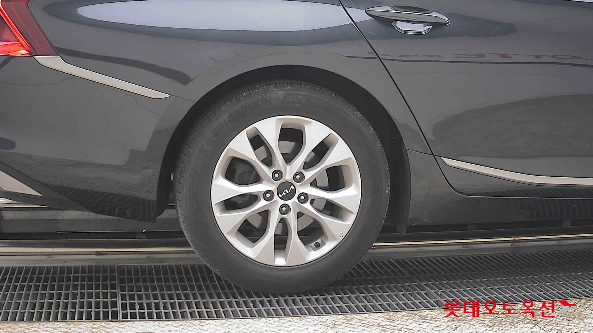 Kia K8 - 28
