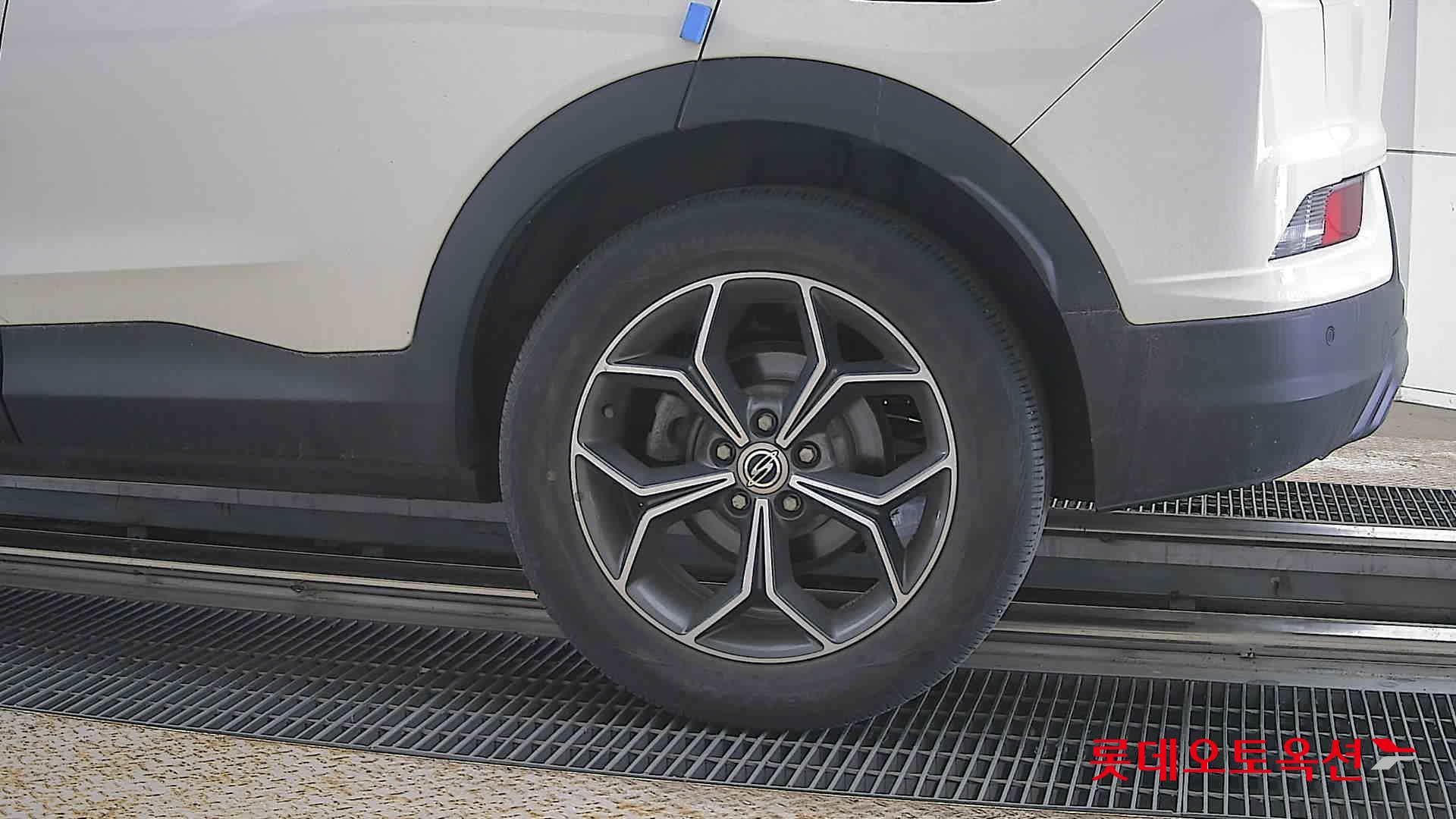 سانج يونج كوراندو 2021 - صورة 26