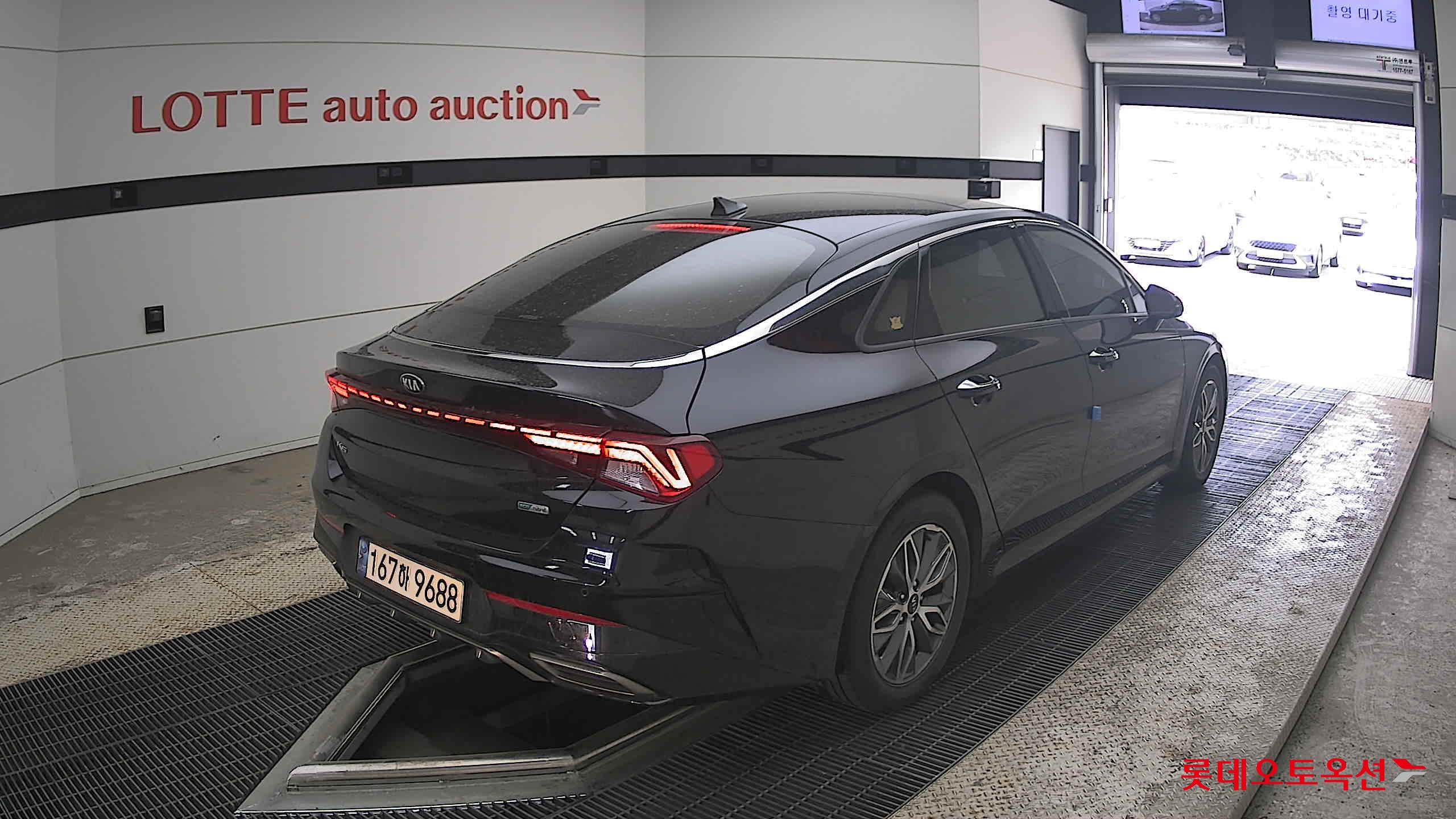 Kia K5 - 5