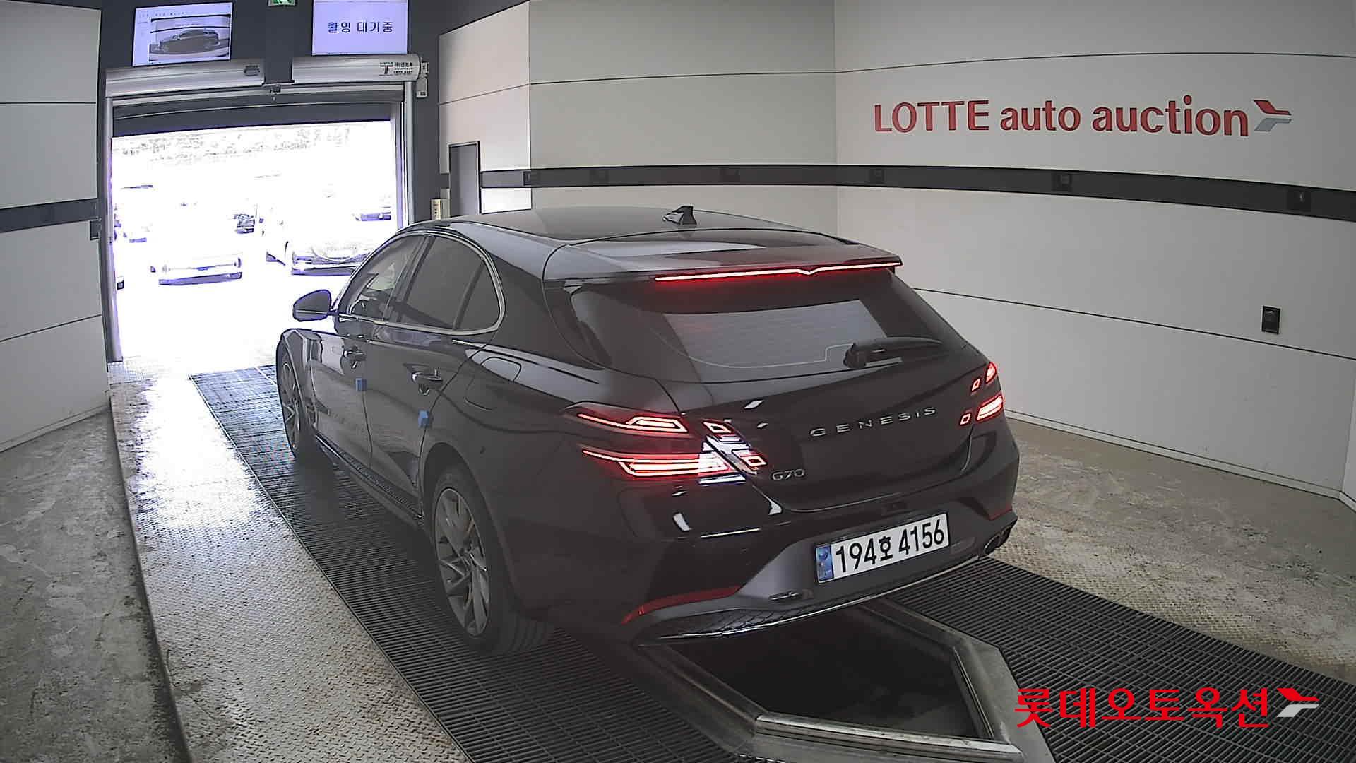 Genesis G70 - 16