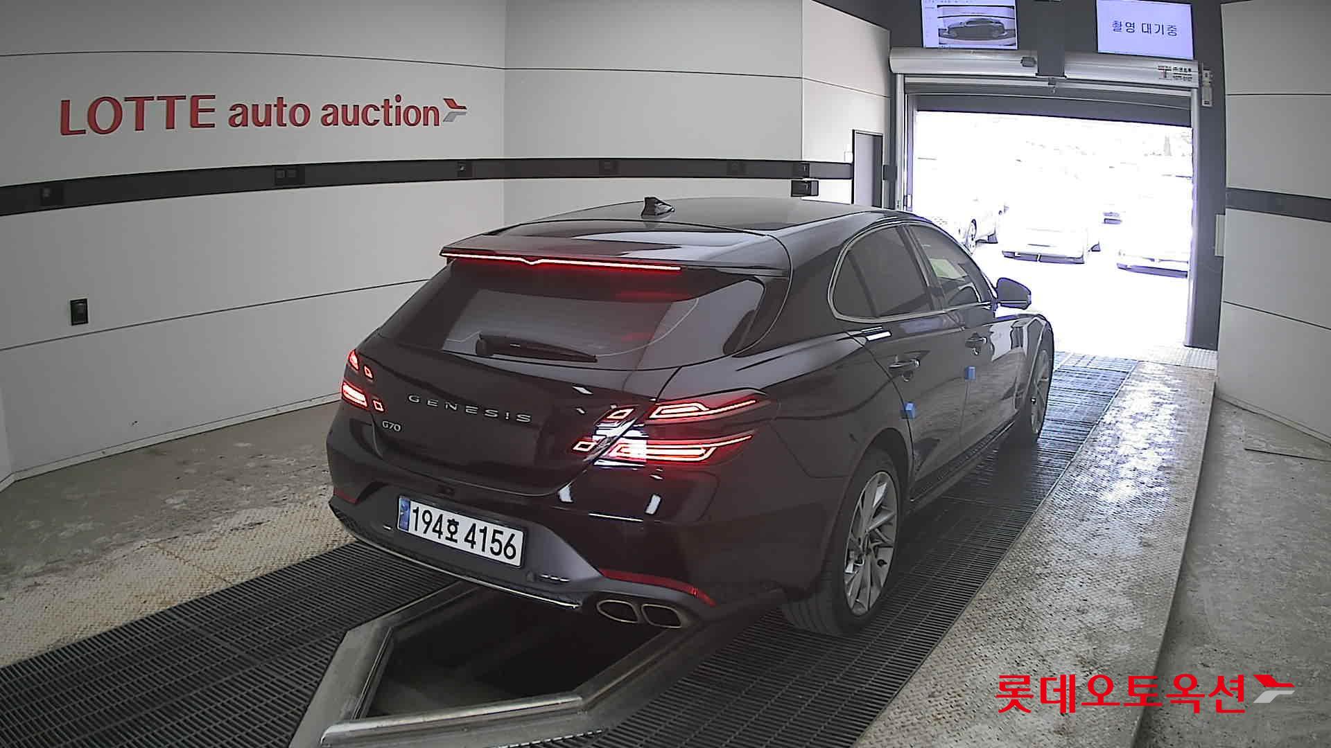 Genesis G70 - 18