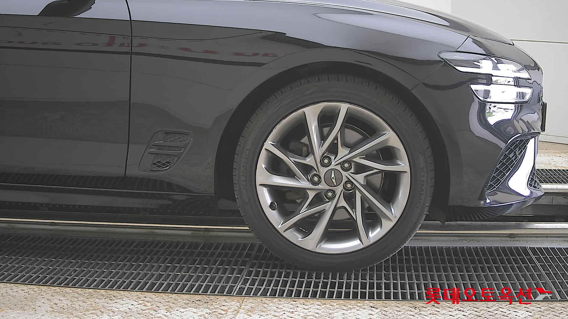 Genesis G70 - 27