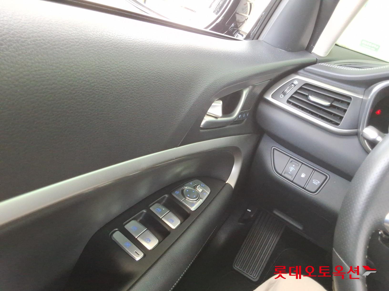 Genesis G70 - 29
