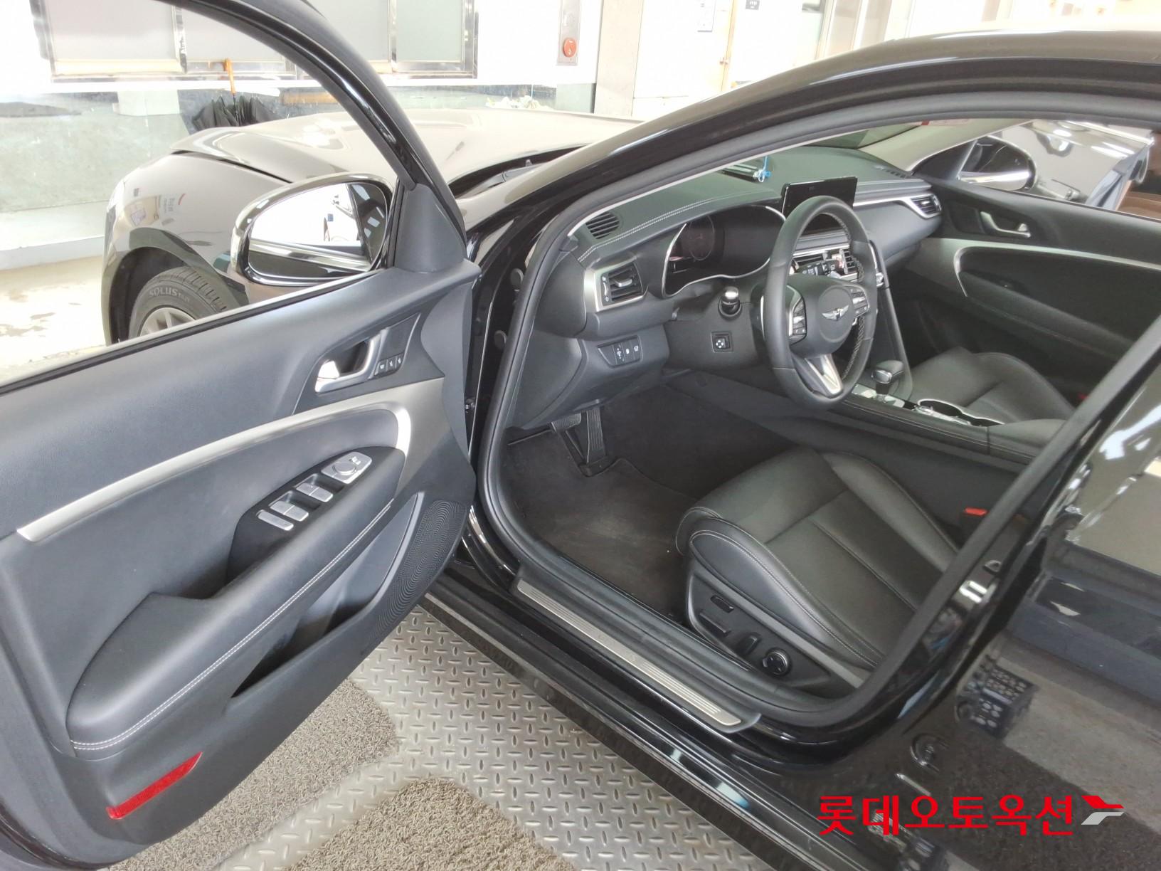 Genesis G70 - 35