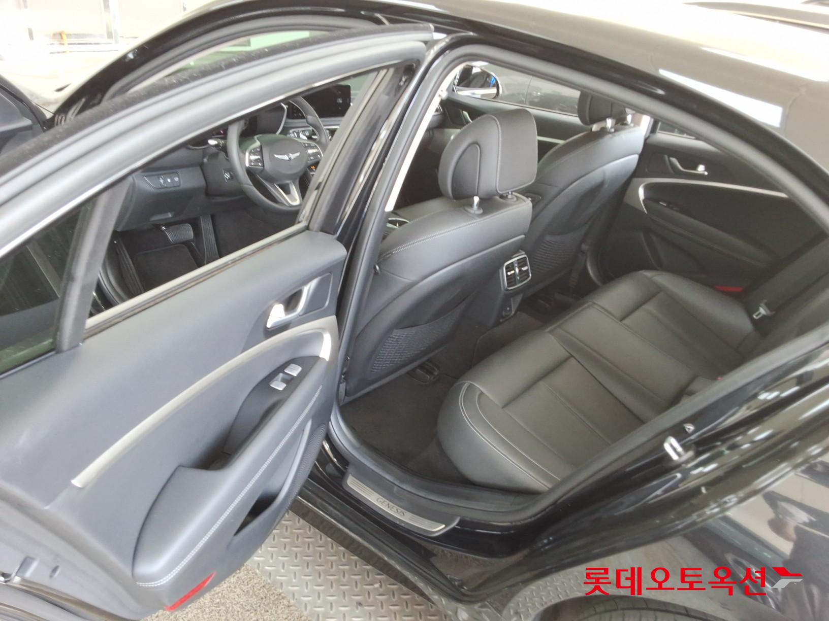 Genesis G70 - 37