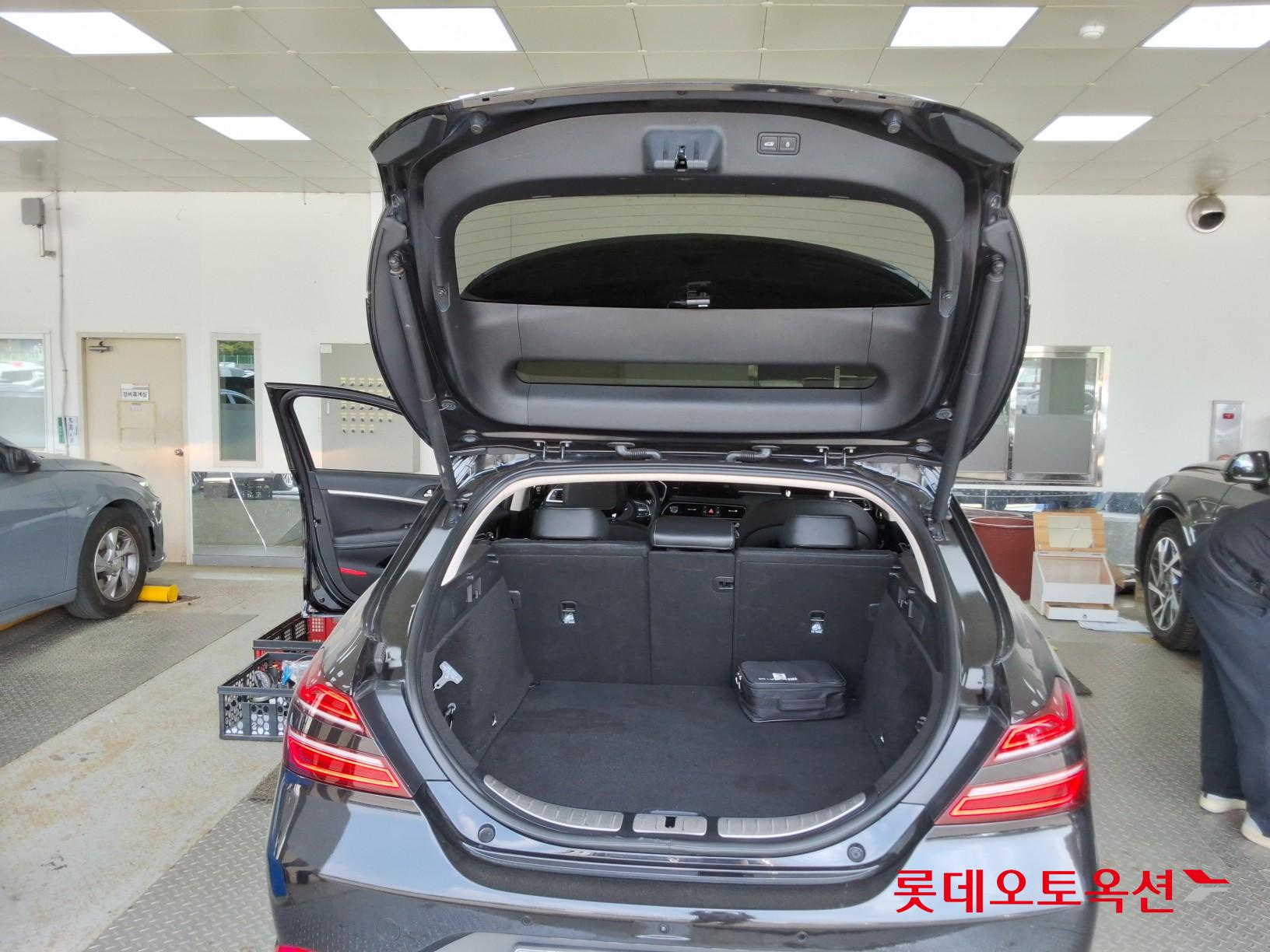 Genesis G70 - 9