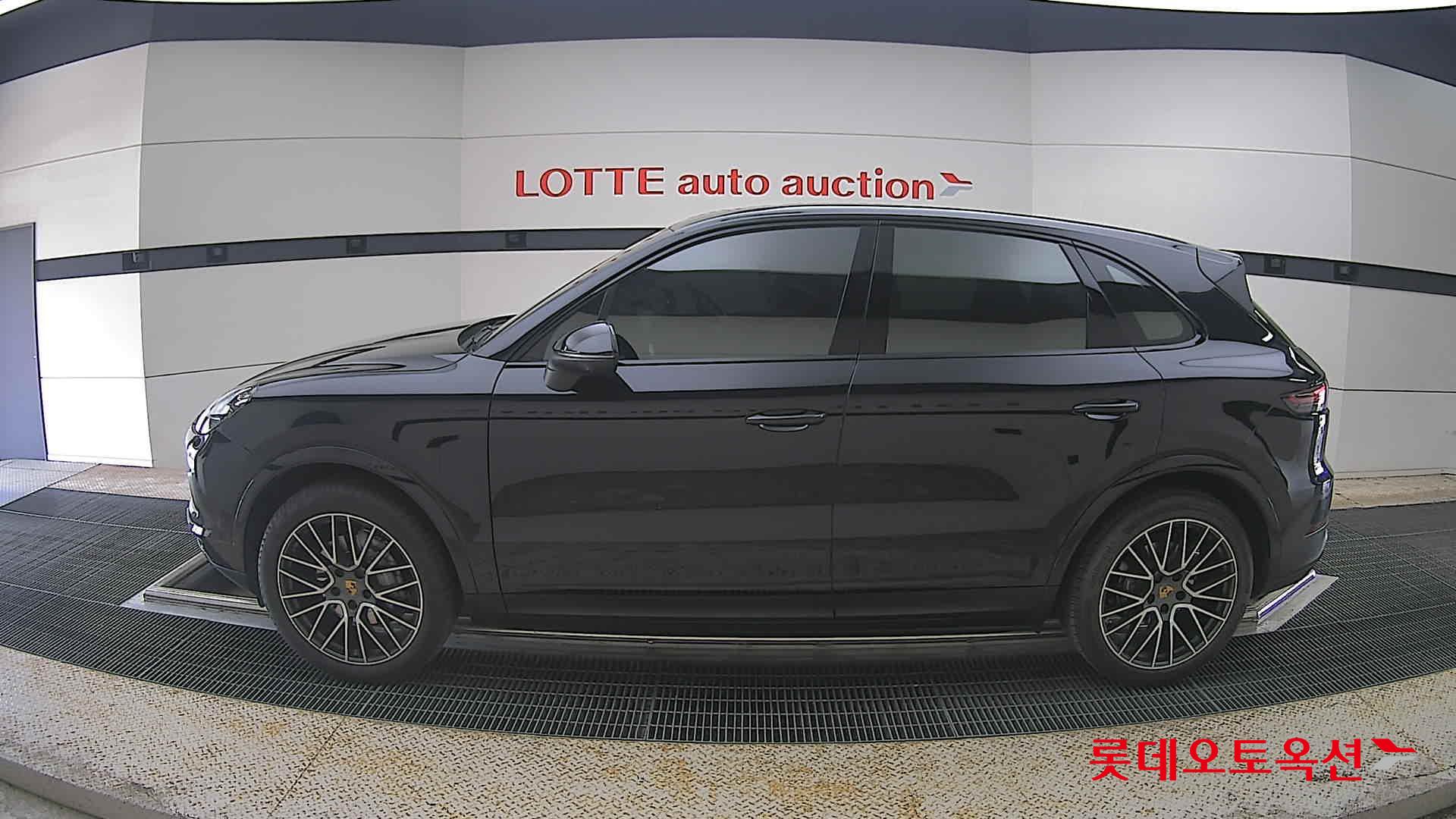 PORSCHE 카이엔 - 13