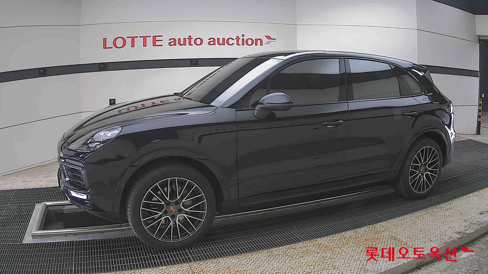 PORSCHE 카이엔 - 12